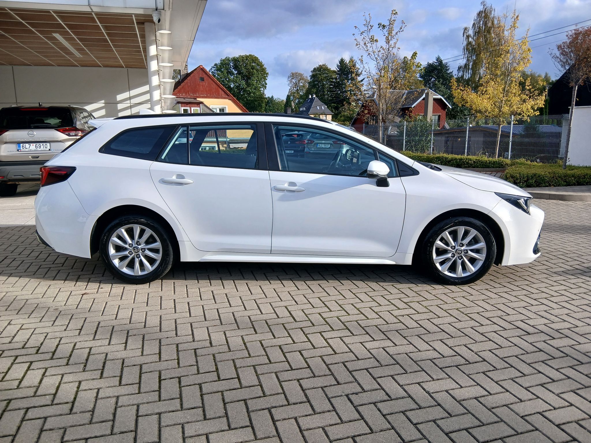 Toyota Corolla, 1.8 Hybrid Comfort Tech TS - fotka 6