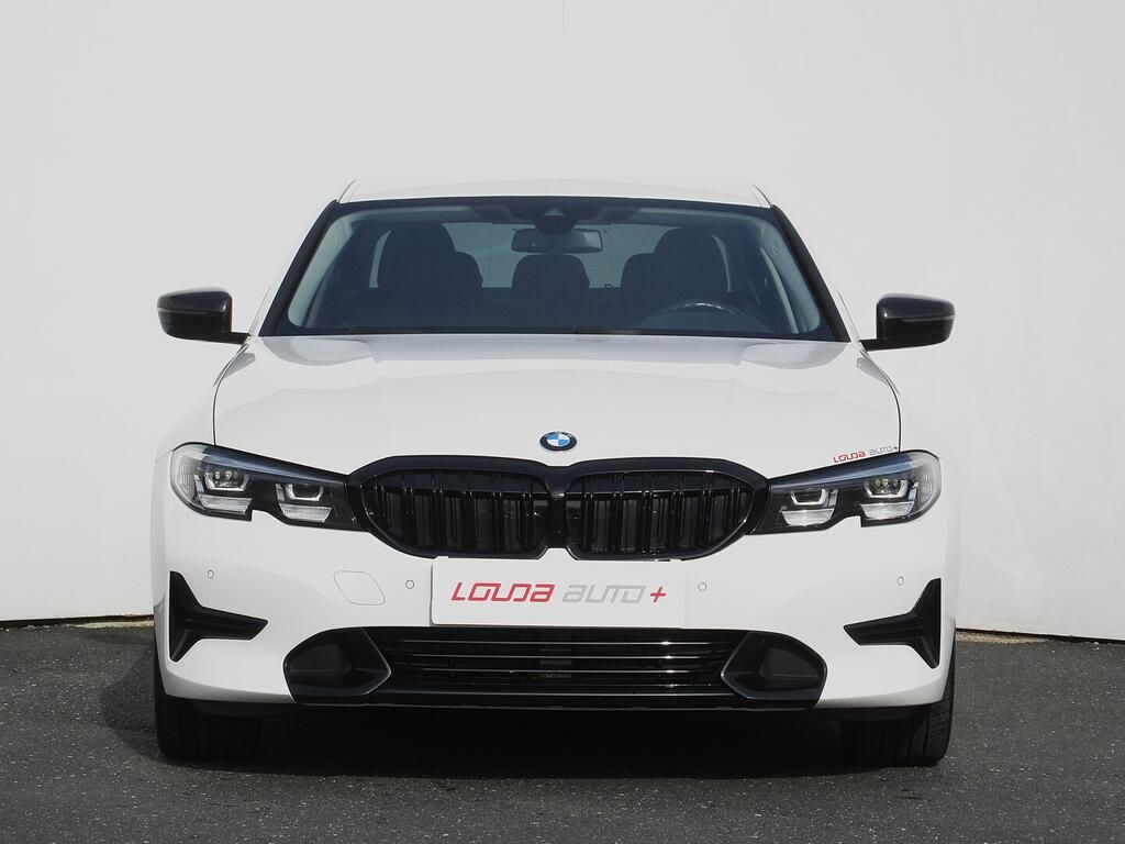 BMW Řada 3, 2.0 320i AT 135 kW - fotka 4