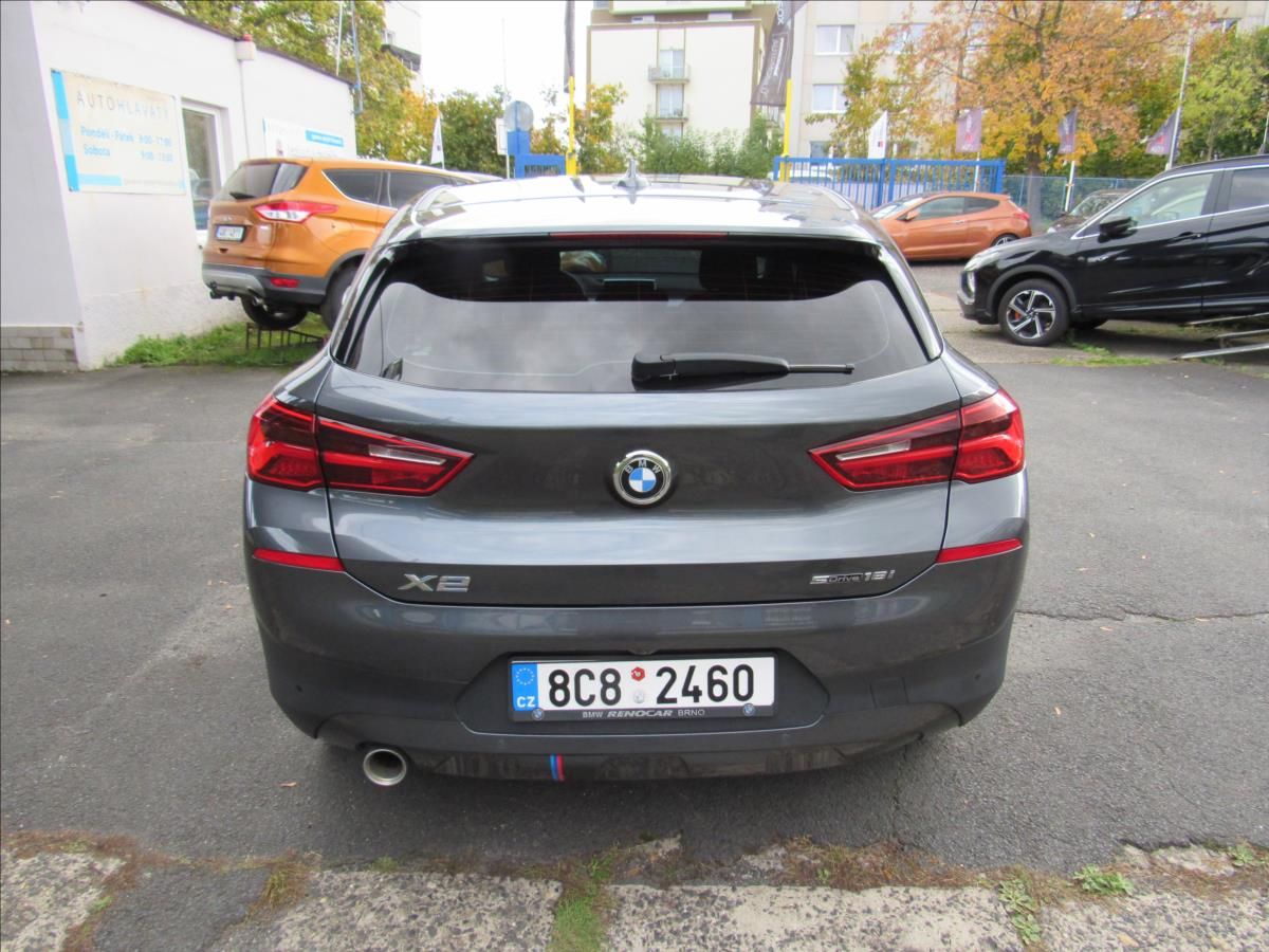 BMW X2, 1,5 T sDrive 18I 103kW - fotka 5