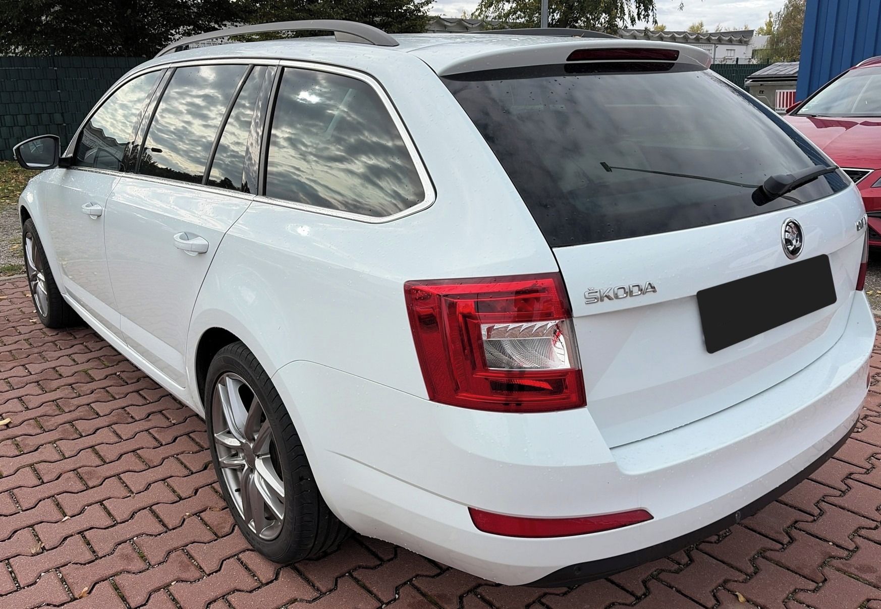 Škoda Octavia, 1.2 TSI 81 KW 1 maj serv kniha - fotka 4