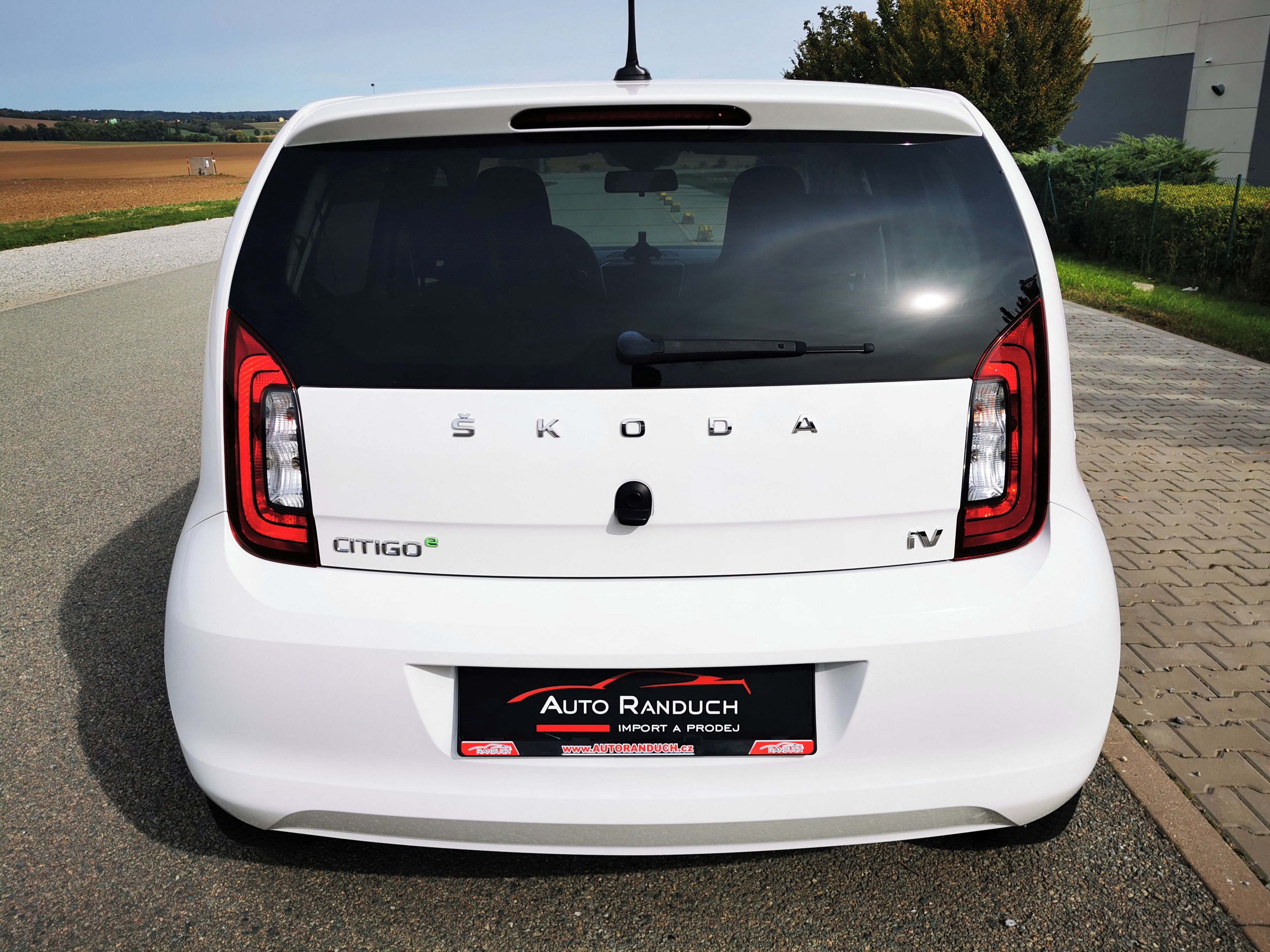 Škoda Citigo, 36KW BATERIE, VELMI PĚKNÝ!! - fotka 6