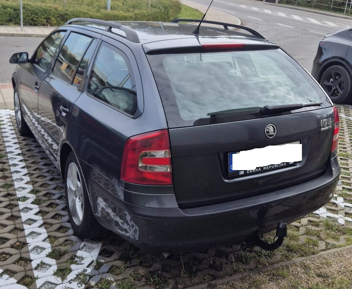 Škoda Octavia, Škoda octavie combi 1.6. 75kw - fotka 2