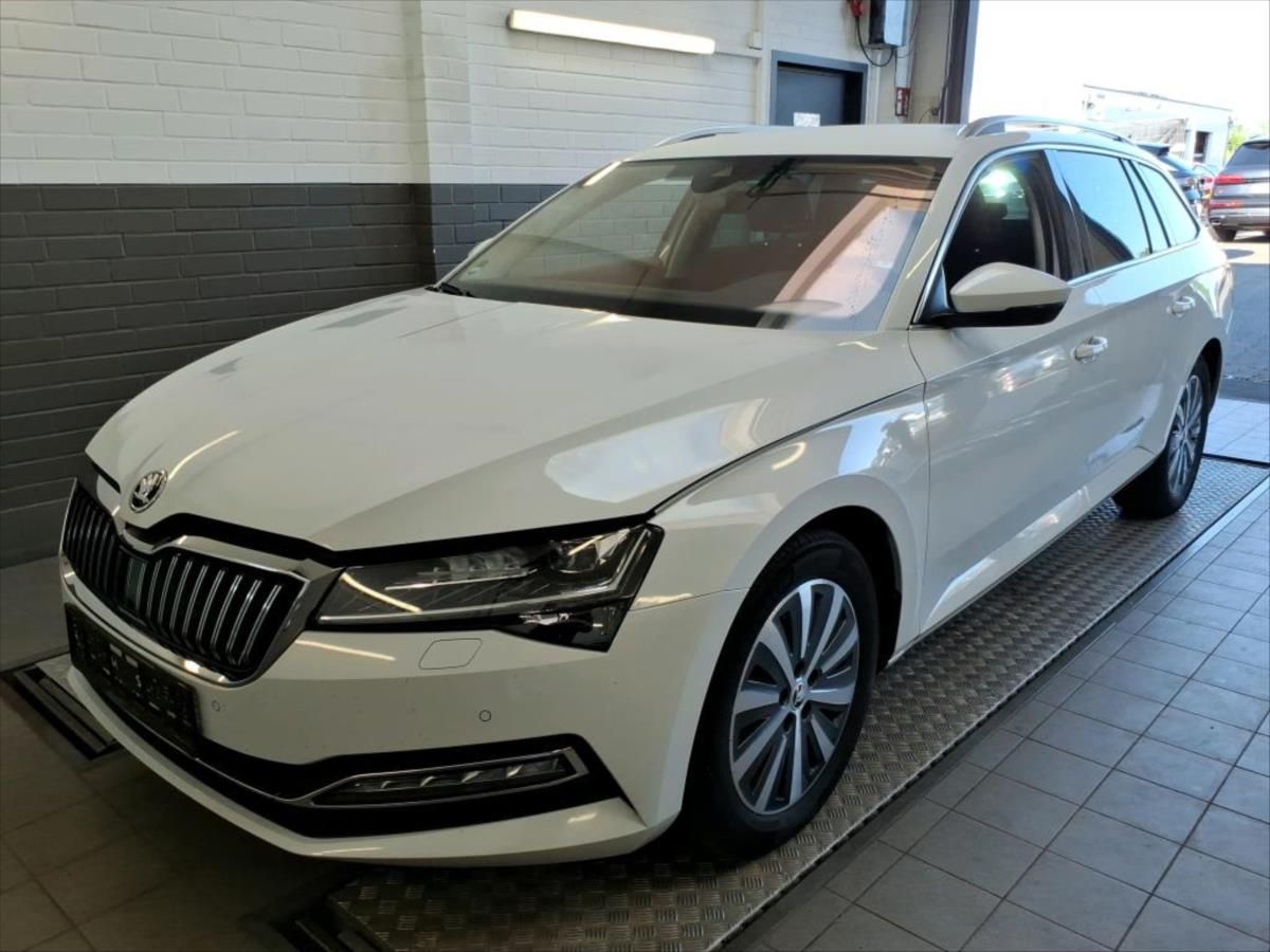 Škoda Superb, 2,0 TDI TAŽNÉ KAMERA