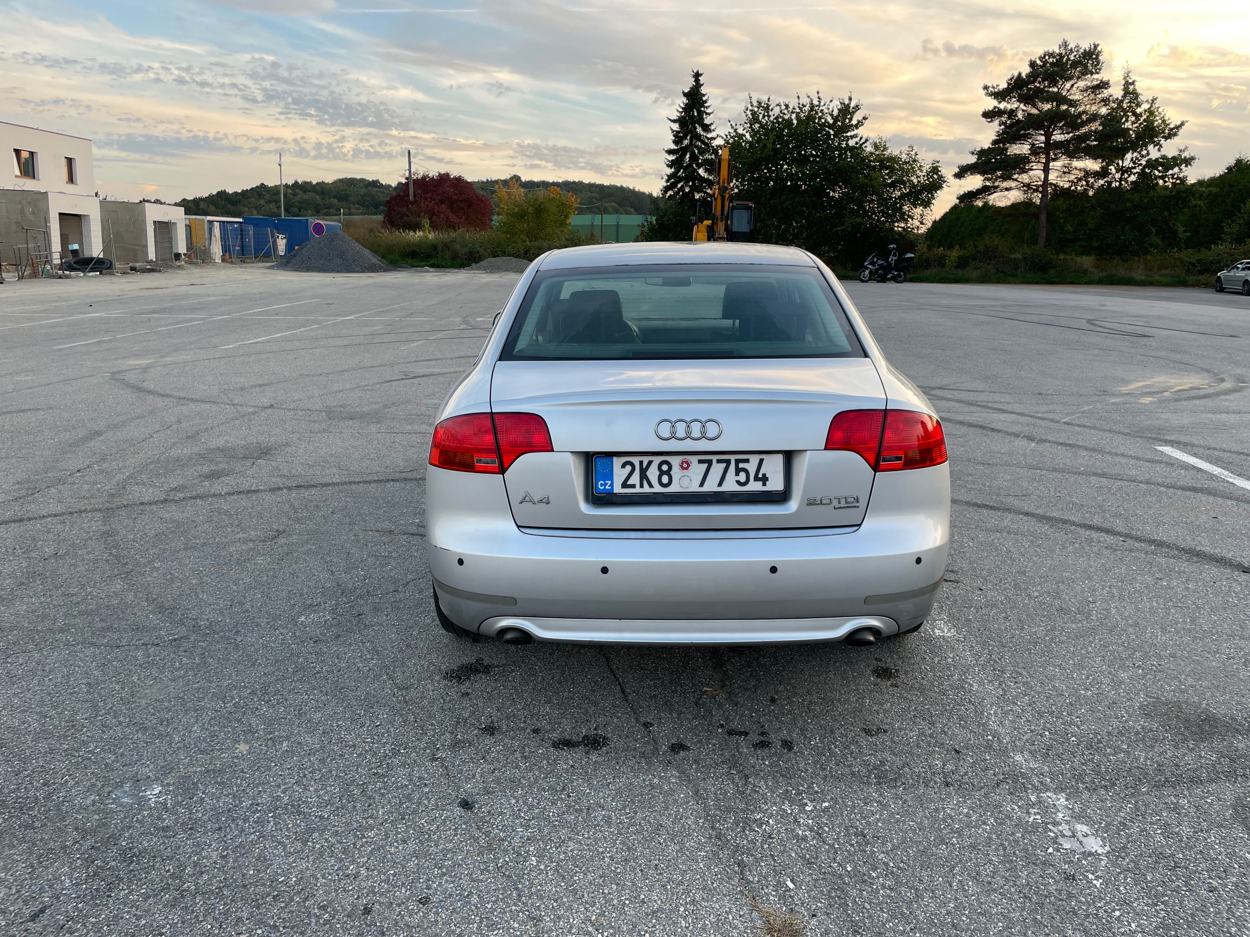 Audi A4, Audi A4 2.0 TDI 103 kW, S line - fotka 6