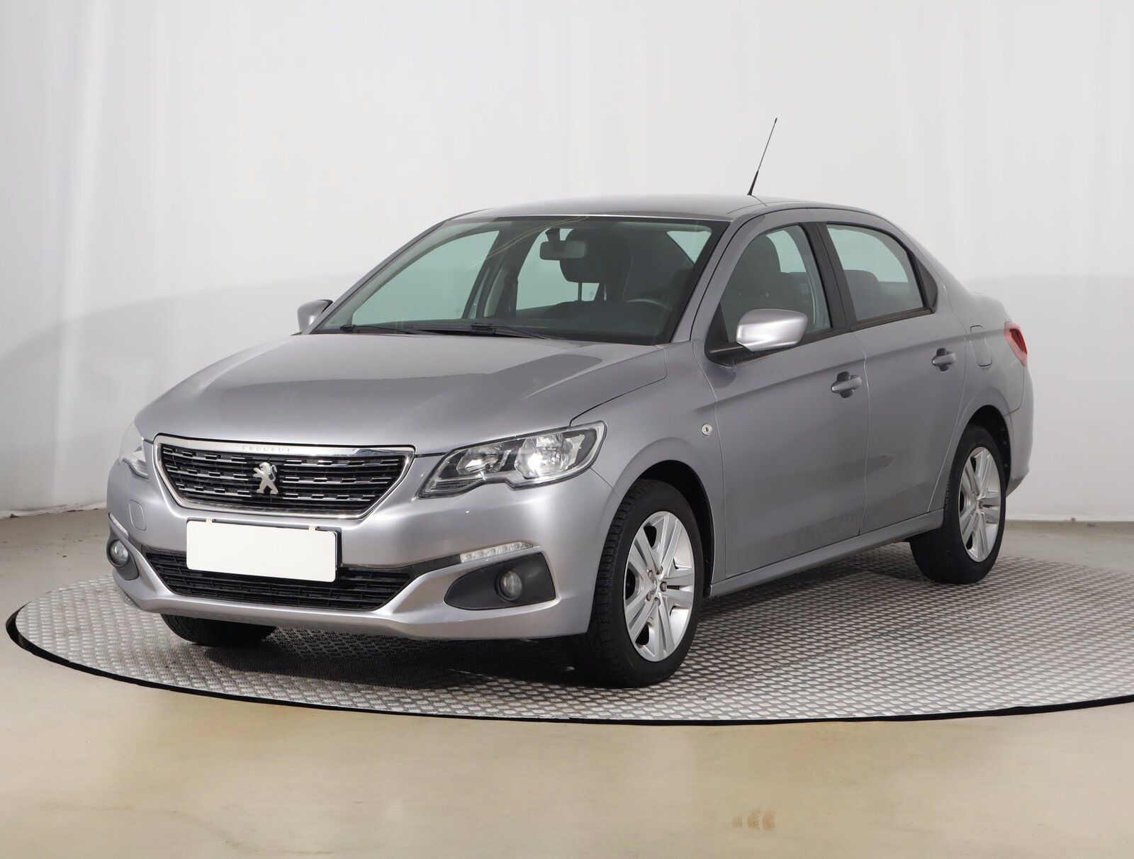 Peugeot 301, 1.6 VTi, Automat, Serv.kniha - fotka 2