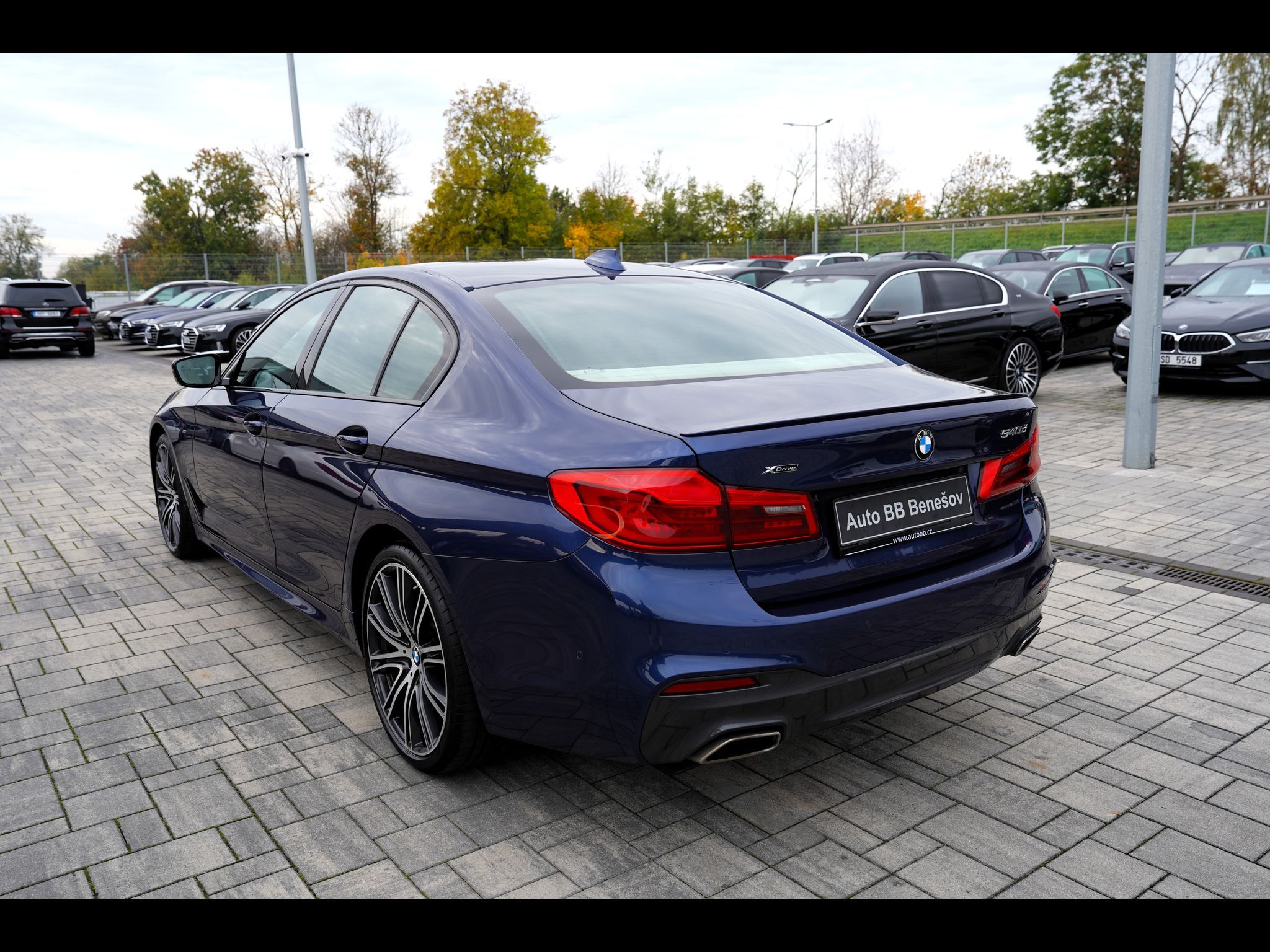 BMW Řada 5, 540d xDrive Mpaket/320PS/ČR - fotka 4