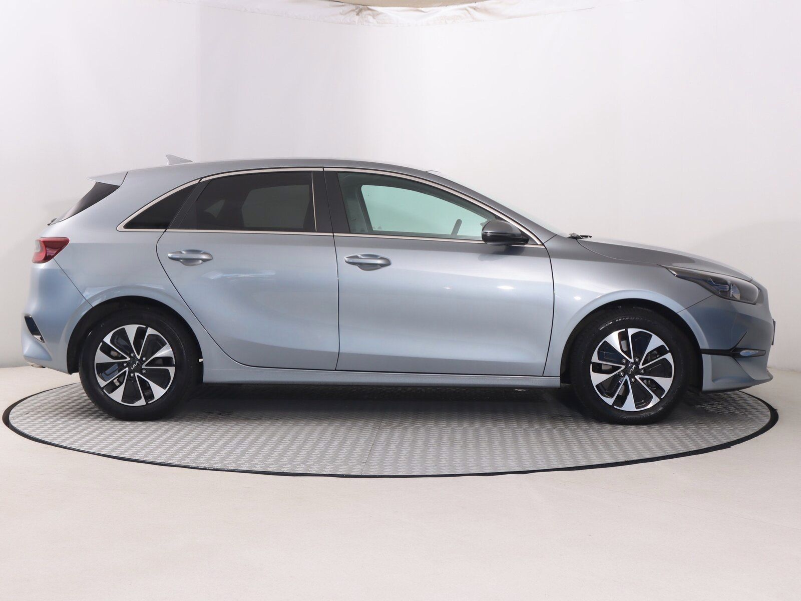 Kia Cee´d, 1.5 T-GDI, Gold, Serv.kniha - fotka 6