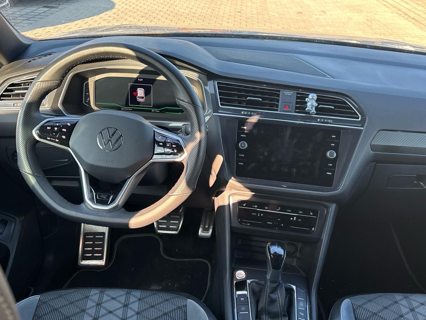 Volkswagen Tiguan Allspace, 2.0 TSI DSG / 180 kW R-Line 4M - fotka 5