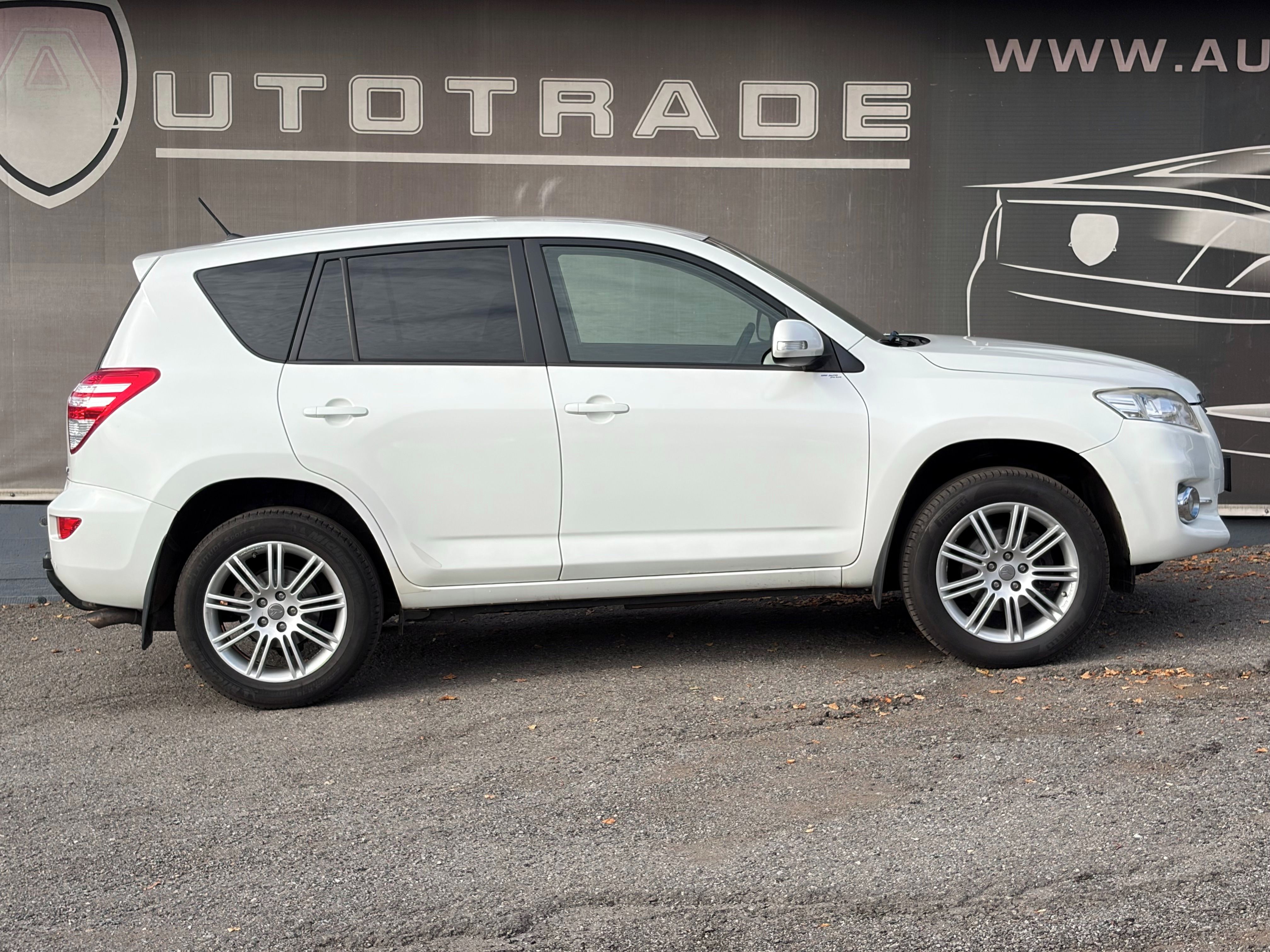Toyota Rav4, 2.0 VVT-i, 116kW, 4x4, TAŽNÉ - fotka 5