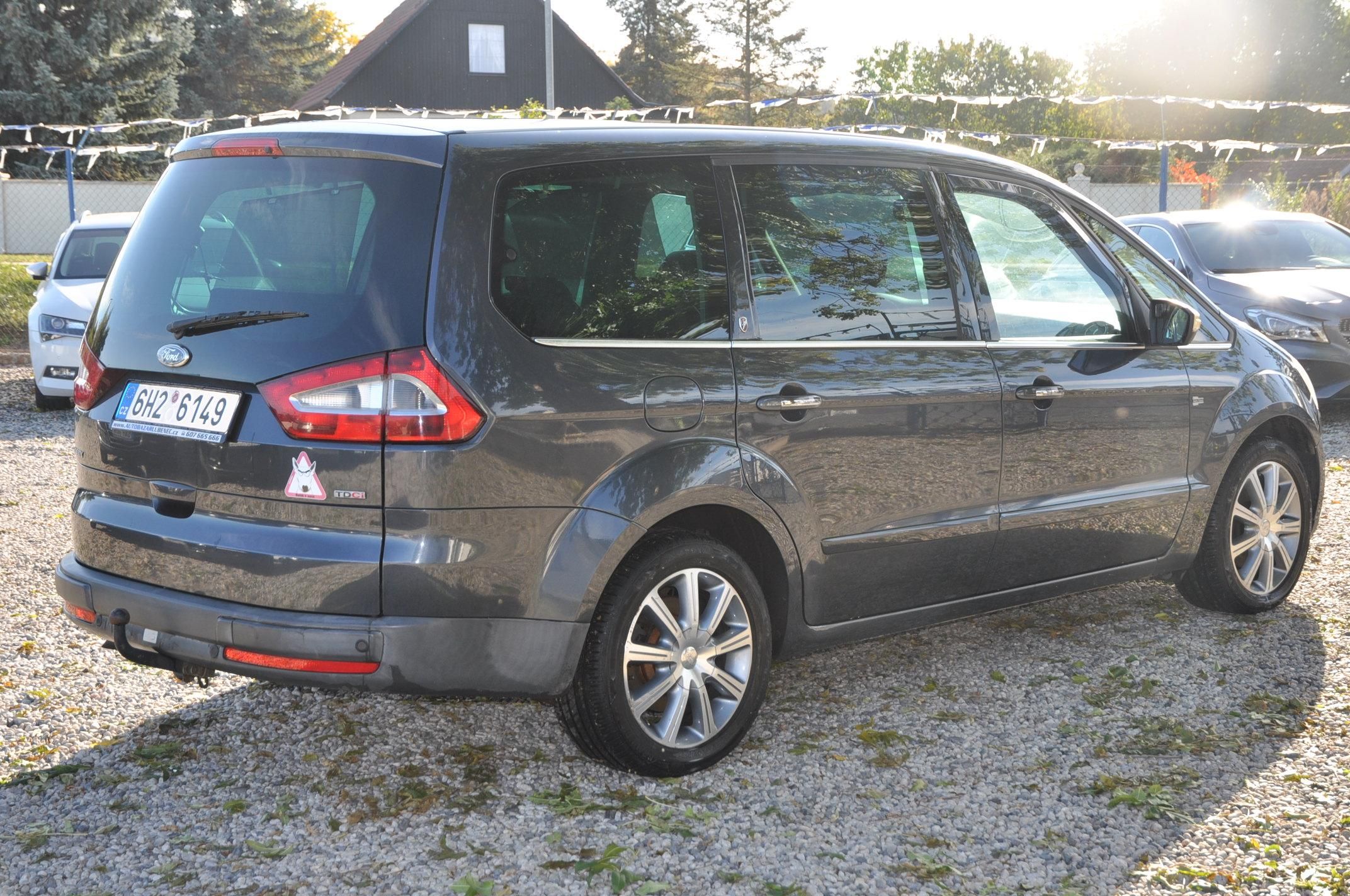 Ford Galaxy, 2.0TDCi 103kW 7.míst - fotka 3