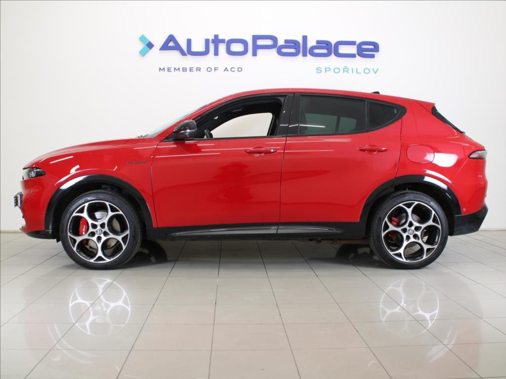 Alfa Romeo Tonale, 1,3 PHEV 280k. Q4 1.maj.ČR - fotka 5
