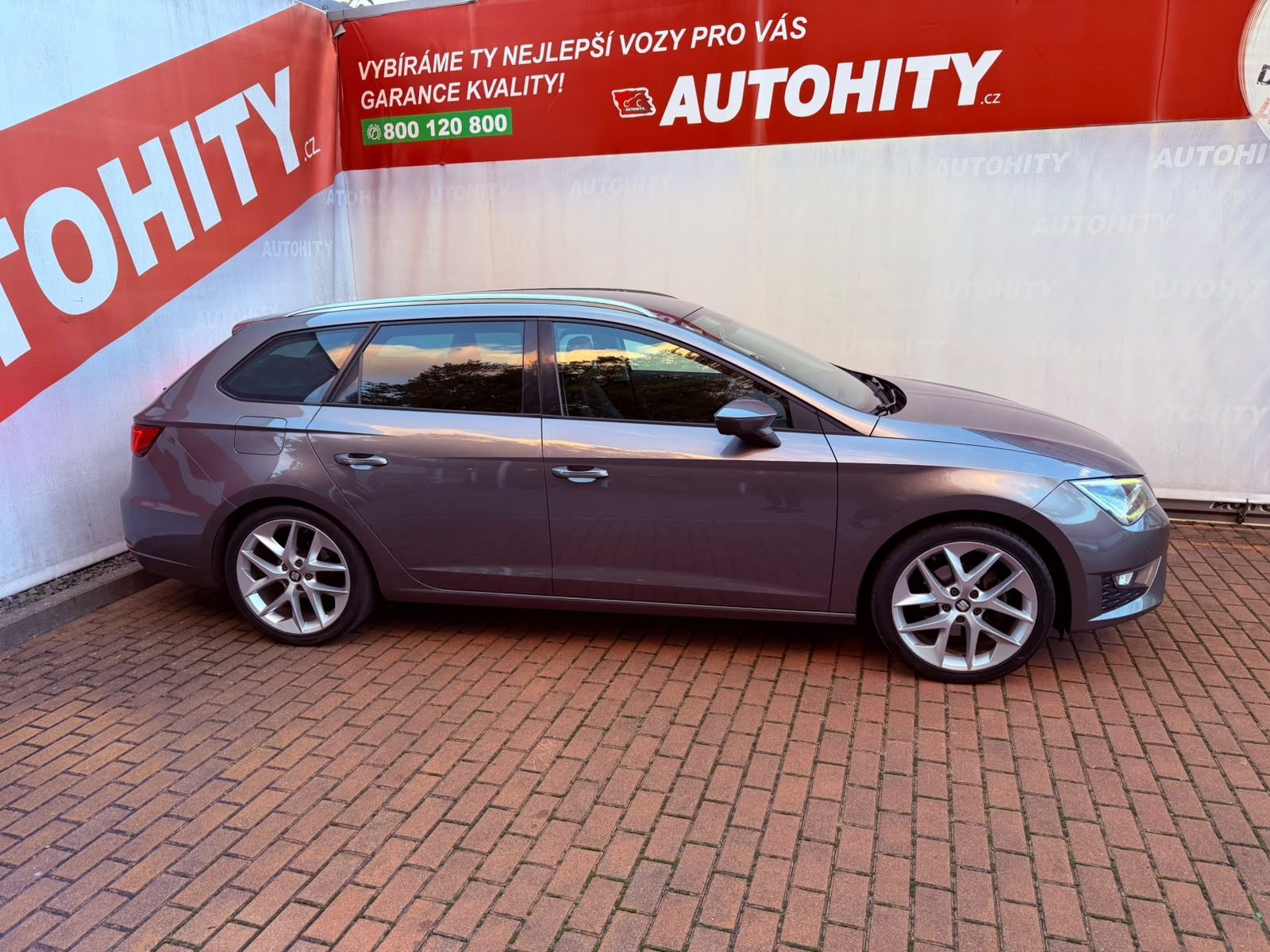 Seat Leon, 1.4 TSi FR, Serviska - fotka 6