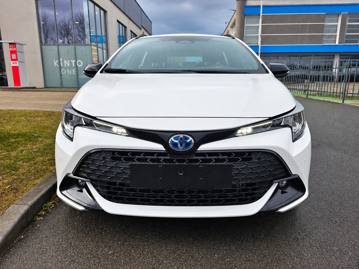 Toyota Corolla, 1,8 TS Comfort Tech - fotka 4