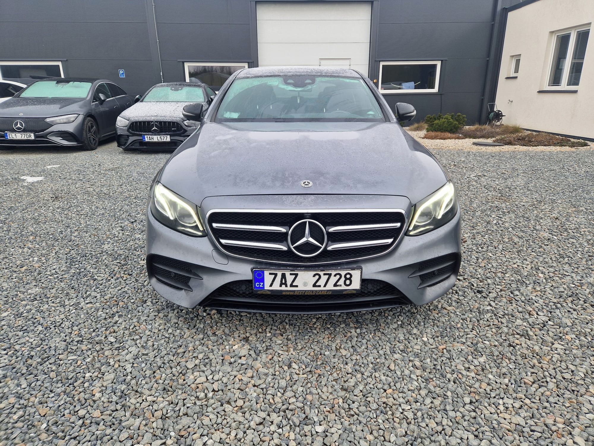 Mercedes-Benz Třídy E, Mercedes BENZ E220d 4Matic - fotka 4