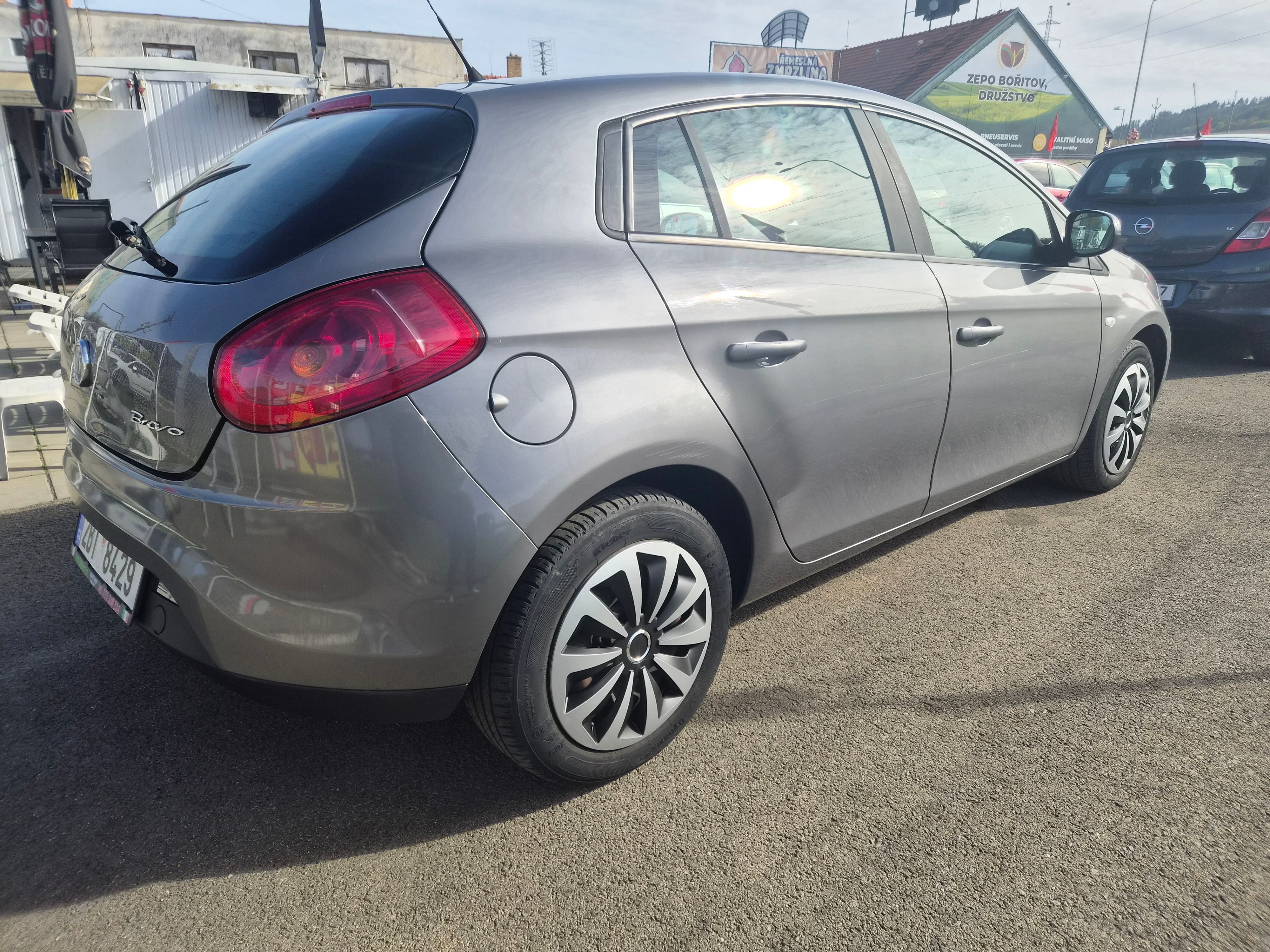 Fiat Bravo, 1,4  BENZIN 16V 66 KW - fotka 4