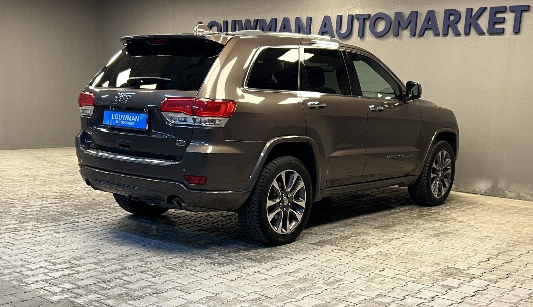 Jeep Grand Cherokee, 3,0L V6 Diesel 250k Overland - fotka 2