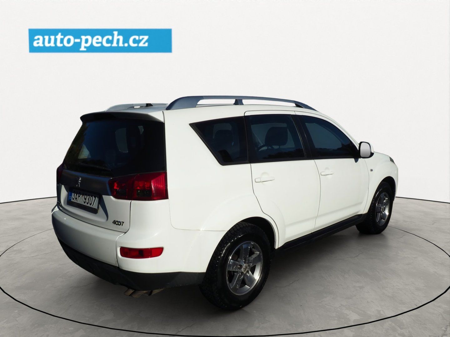 Peugeot 4007, 2.2 HDI, 115 kW, 4x4, 7 míst - fotka 4