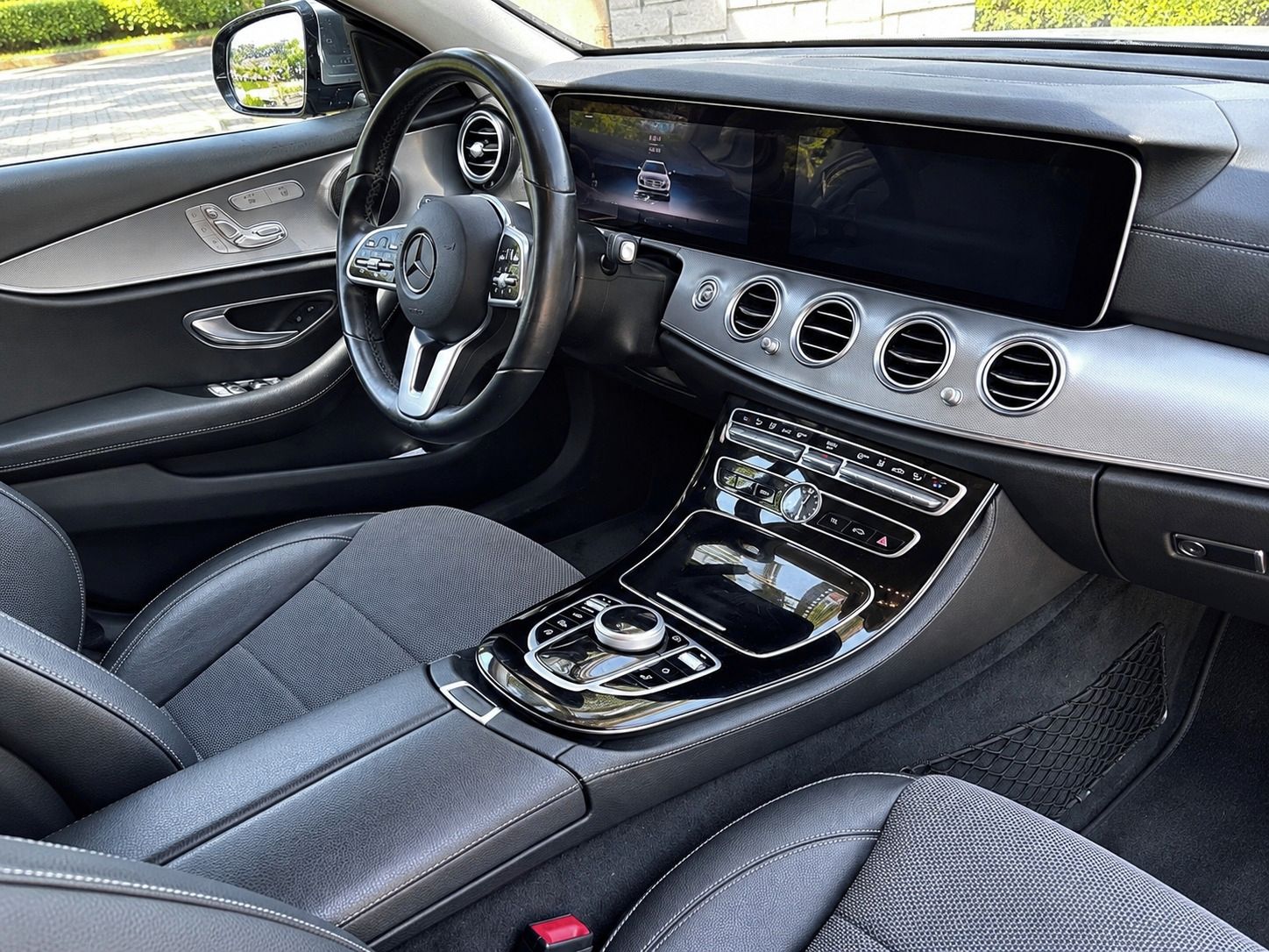 Mercedes-Benz Třídy E, Mercedes-Benz E 220 d - fotka 5