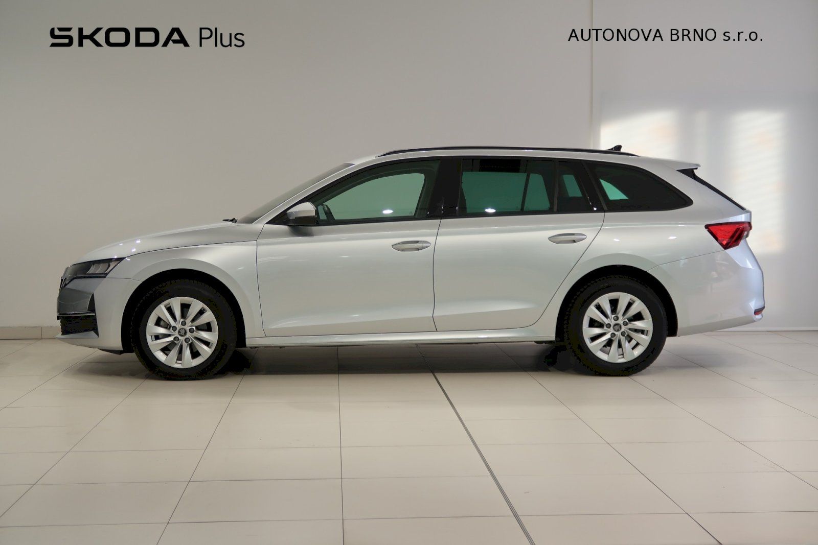 Škoda Octavia, Combi 2.0 TDI 110kW 130 let - fotka 3