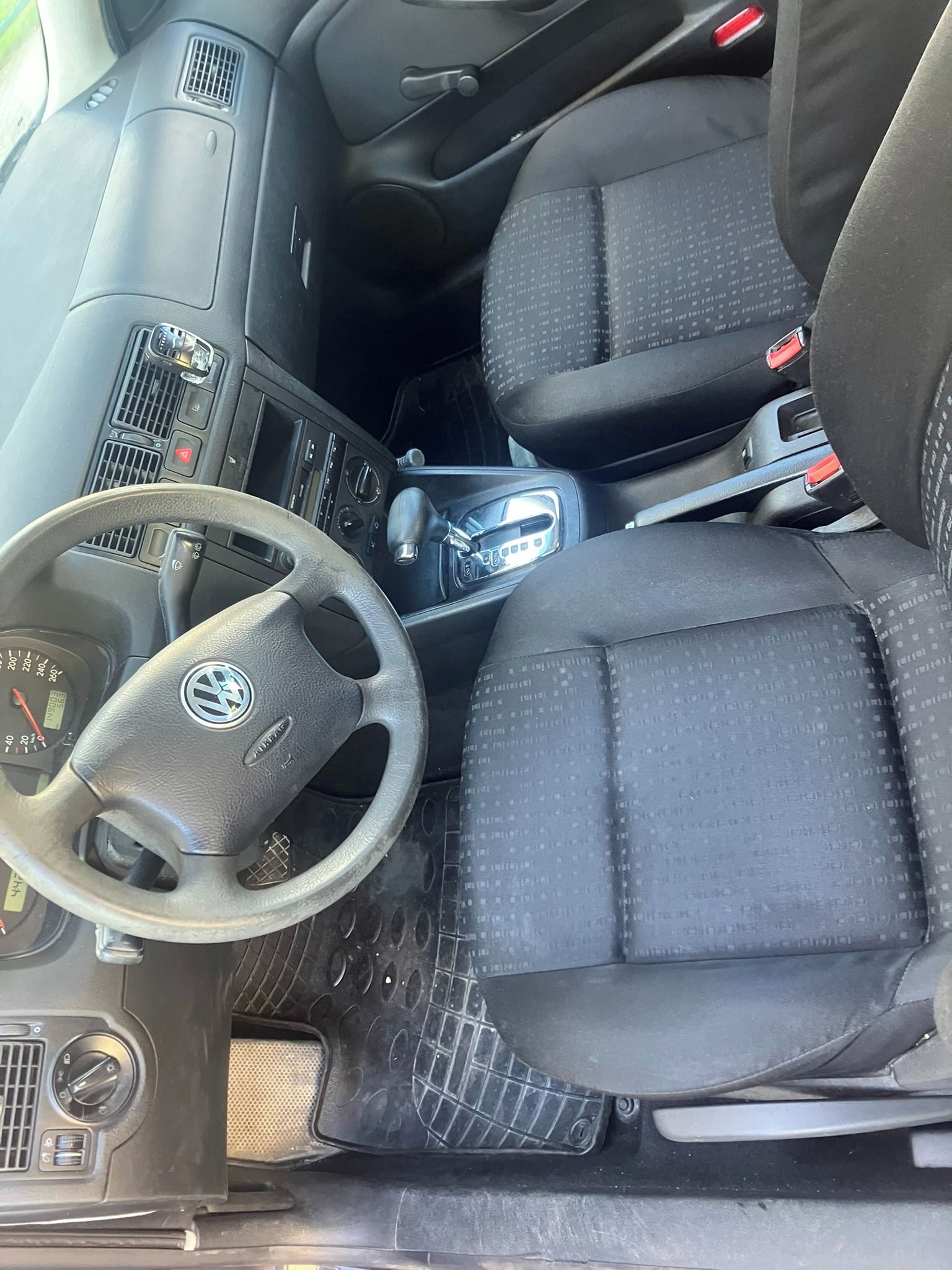 Volkswagen Golf, 1.6 74KW AUTOMAT Nová STK - fotka 6