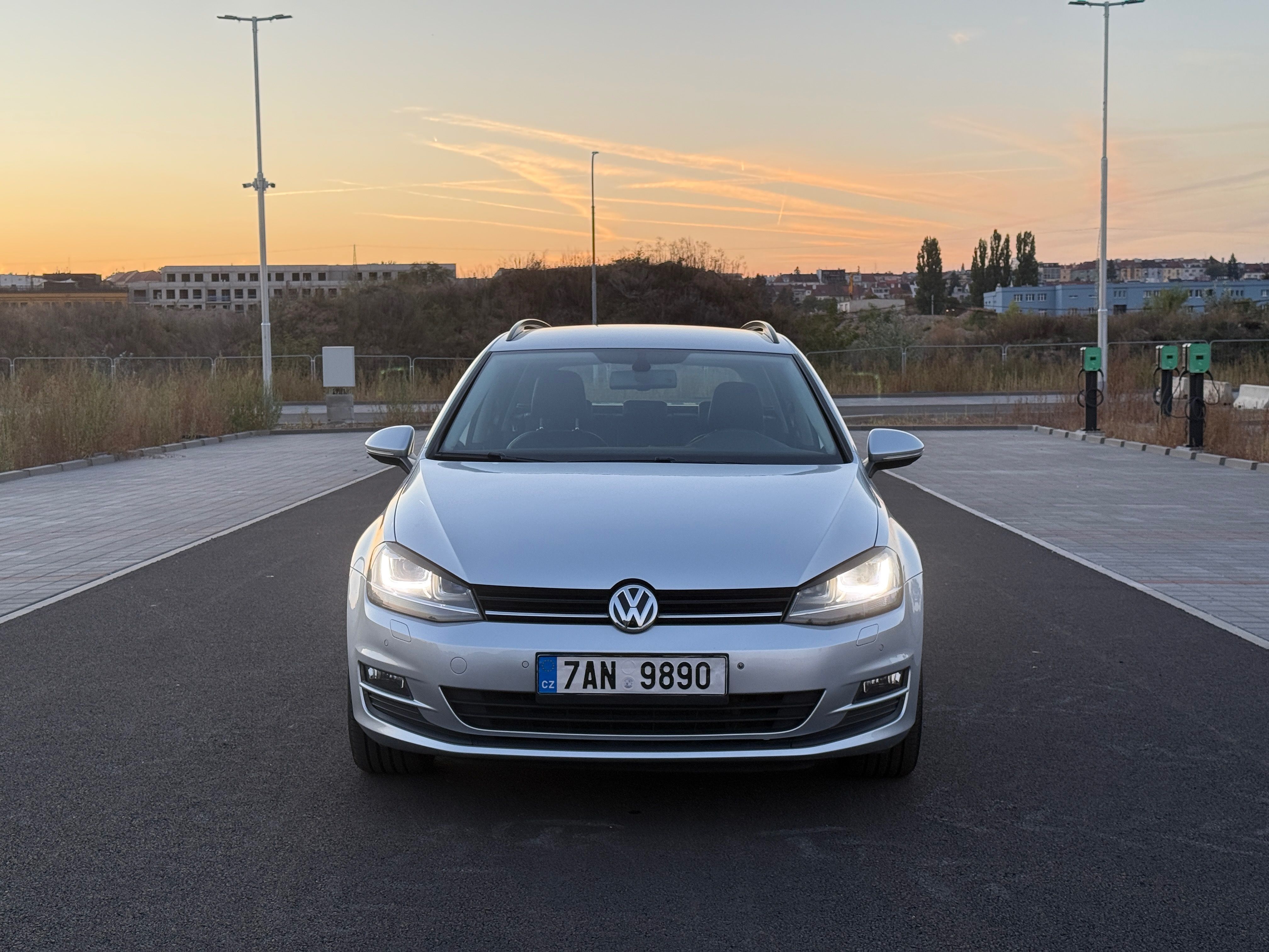 Volkswagen Golf, Variant Highline 2.0 TDI DSG - fotka 3