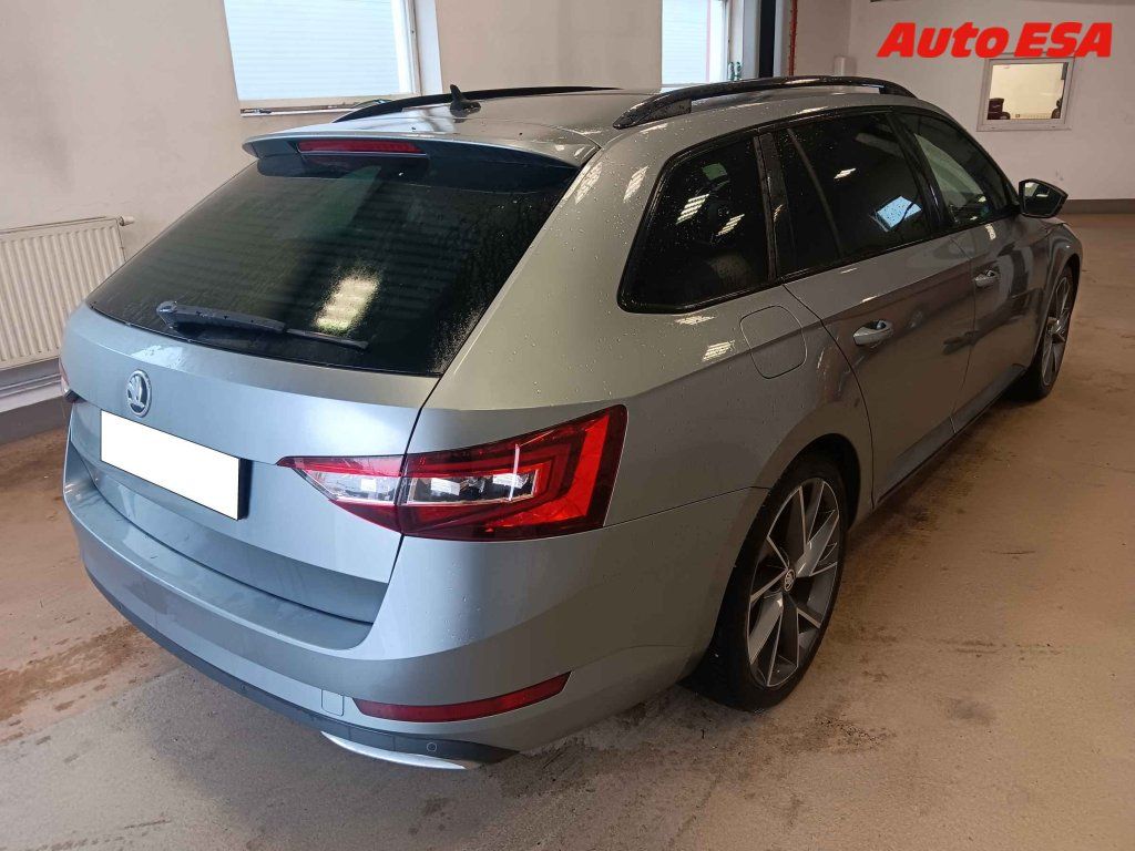 Škoda Superb, 2.0 TDI - fotka 2