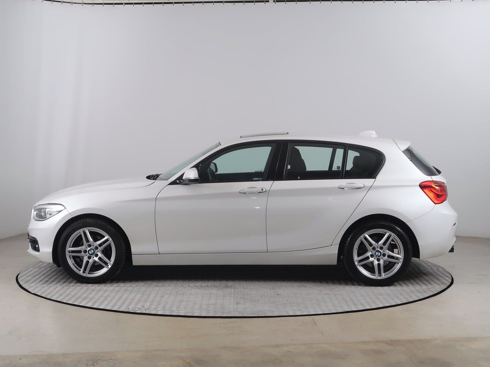 BMW Řada 1, 120d xDrive, 4X4, Automat - fotka 3