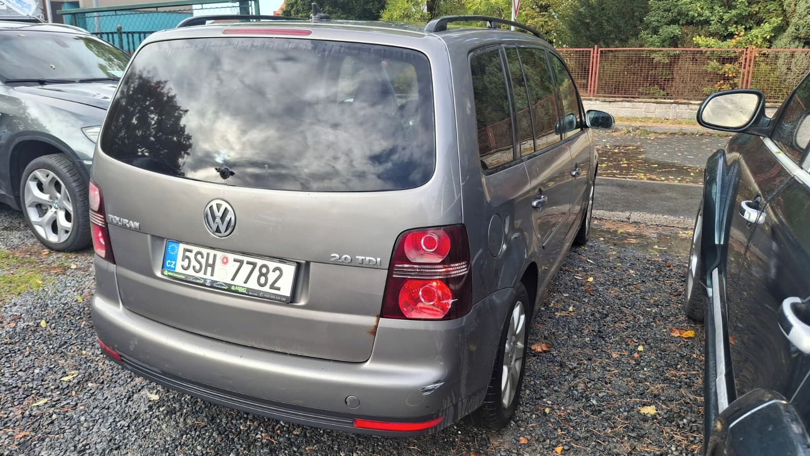 Volkswagen Touran, na splátky všem - fotka 5