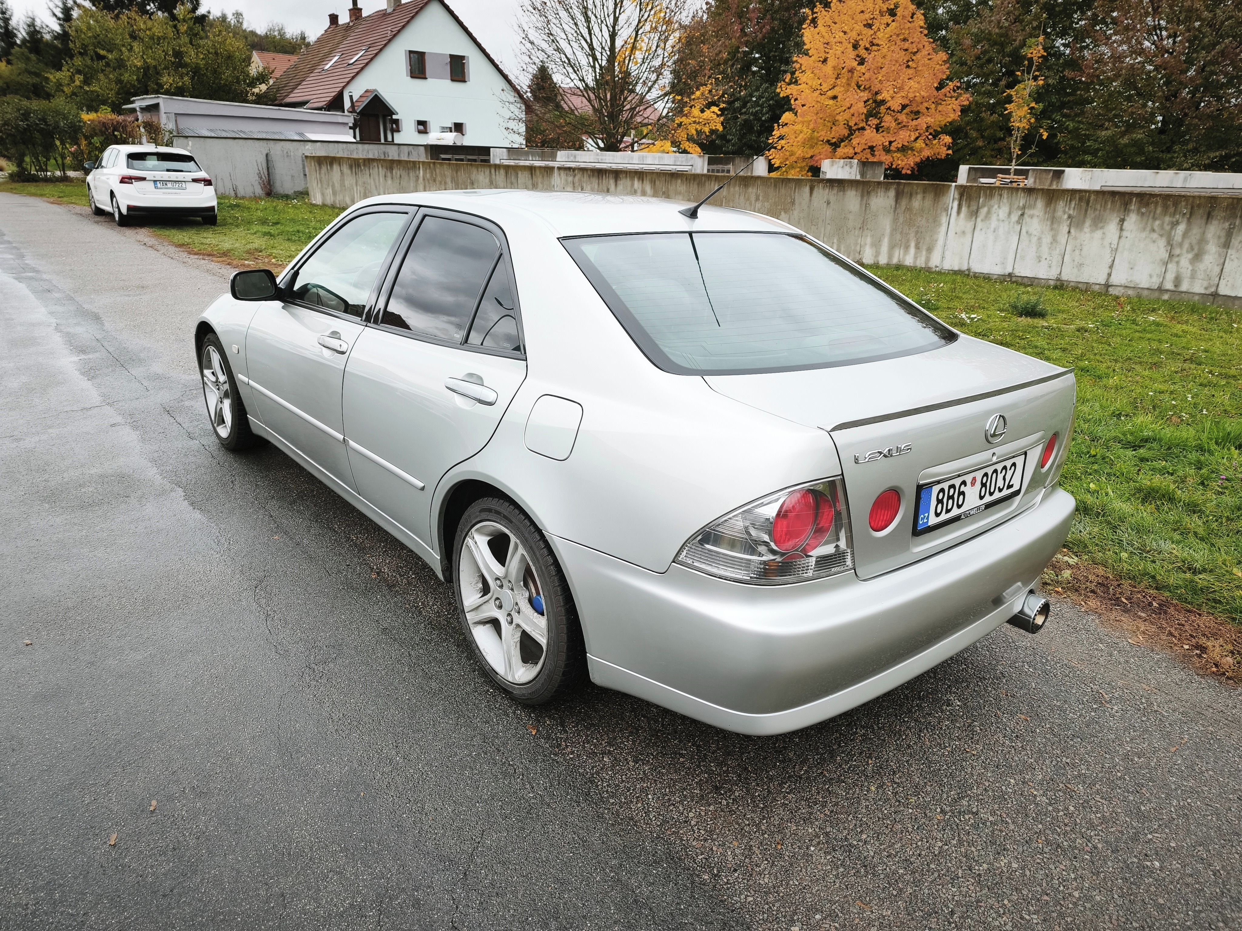 Lexus IS, 200 - 114 kW-najeto 135000 km - fotka 4