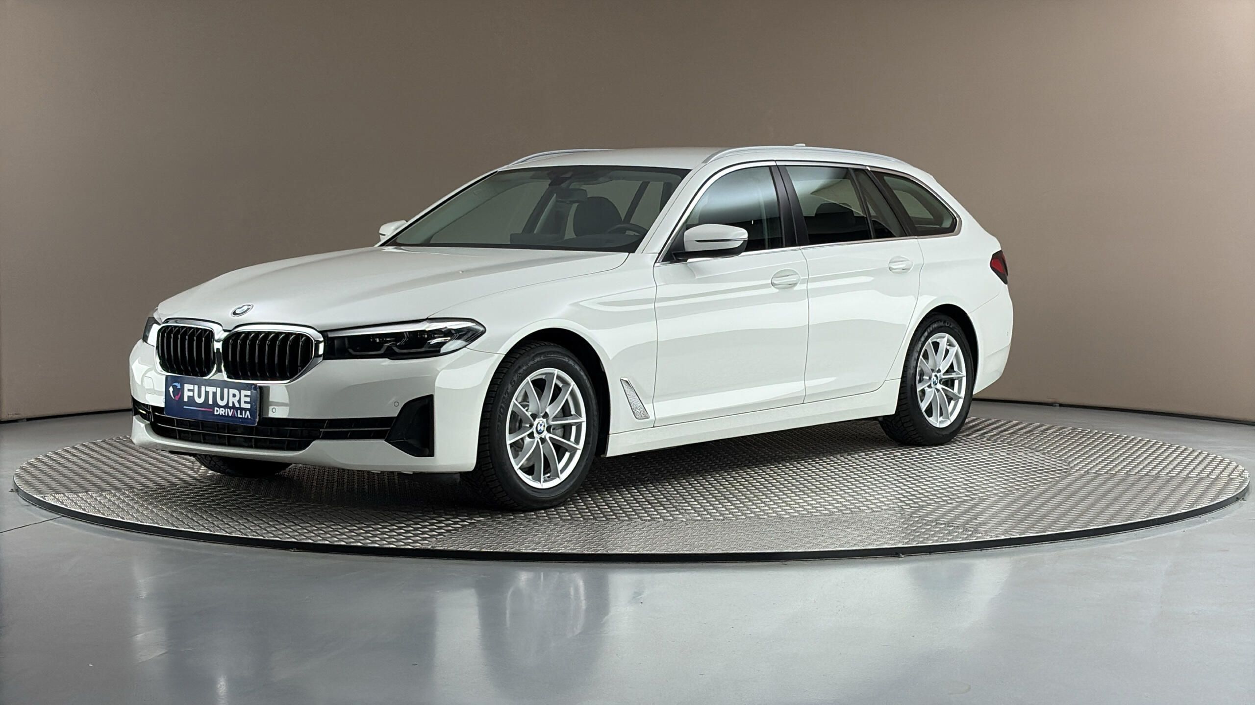 BMW Řada 5, 2.0 520d At Touring