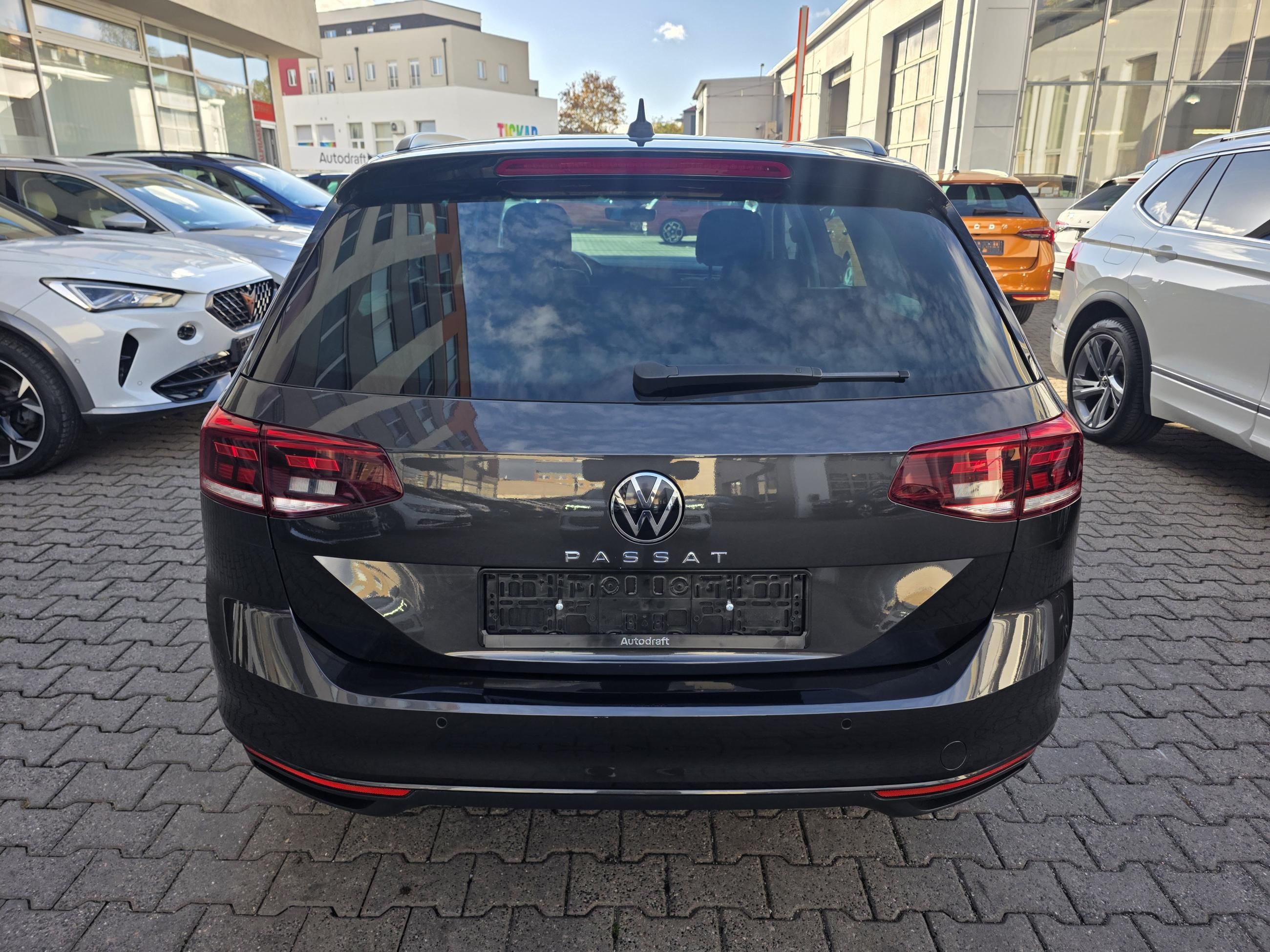 Volkswagen Passat Variant, 2.0 TDI 110kW DSG Head-up - fotka 5