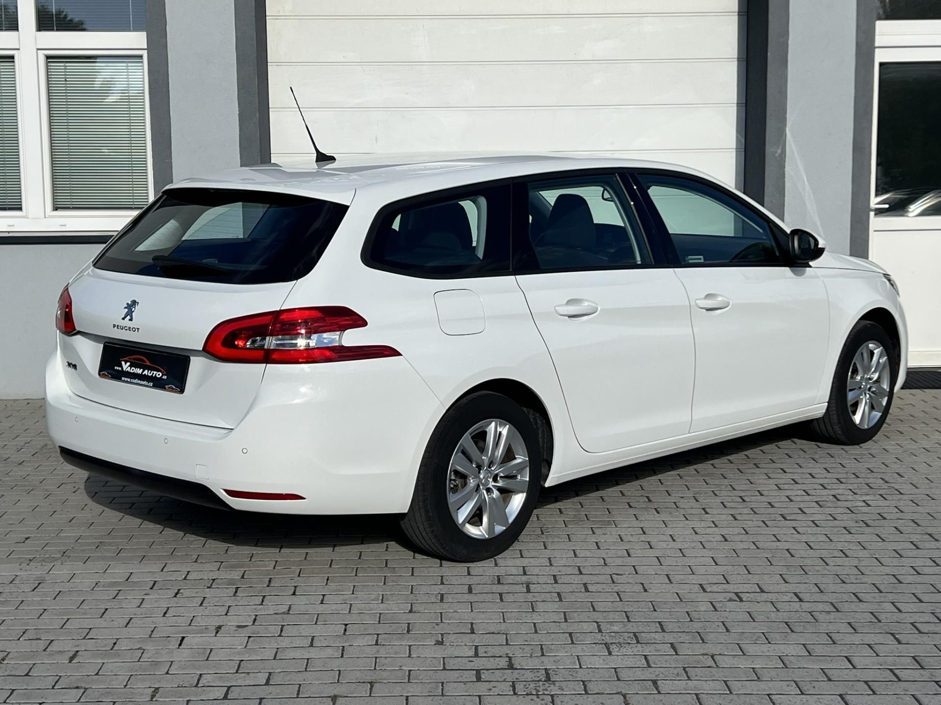 Peugeot 308, 1.2PT 96kW KAMERA  ČR NOVÉ - fotka 4