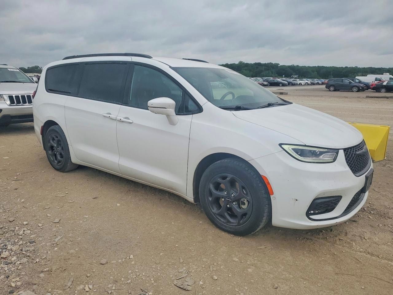 Chrysler Pacifica, Auto na cestě - fotka 4