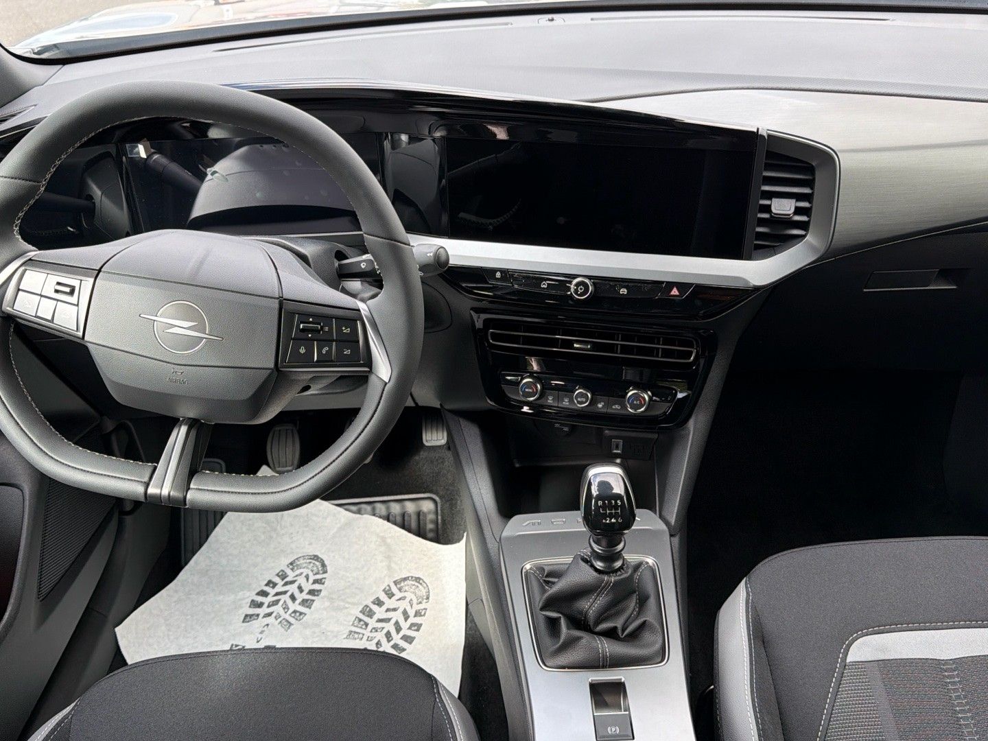 Opel Mokka, 1.2Turbo 130k 100kW GS - fotka 4