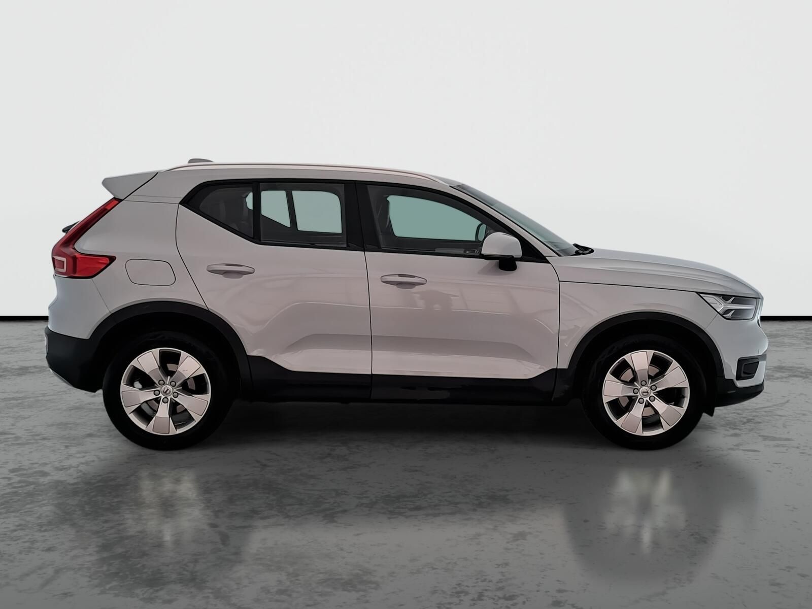 Volvo XC40, D3 AWD, Momentum, 4X4 - fotka 6