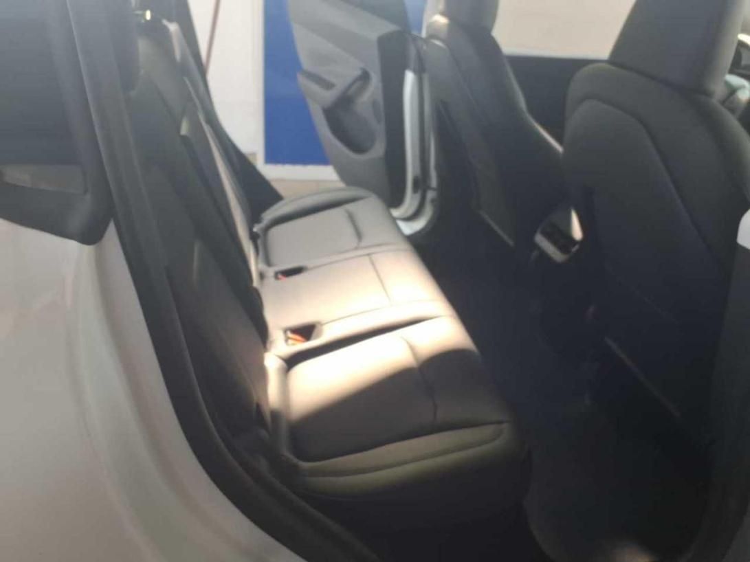 Tesla Model Y, LONG RANGE DUAL MOTOR  92,0% - fotka 4