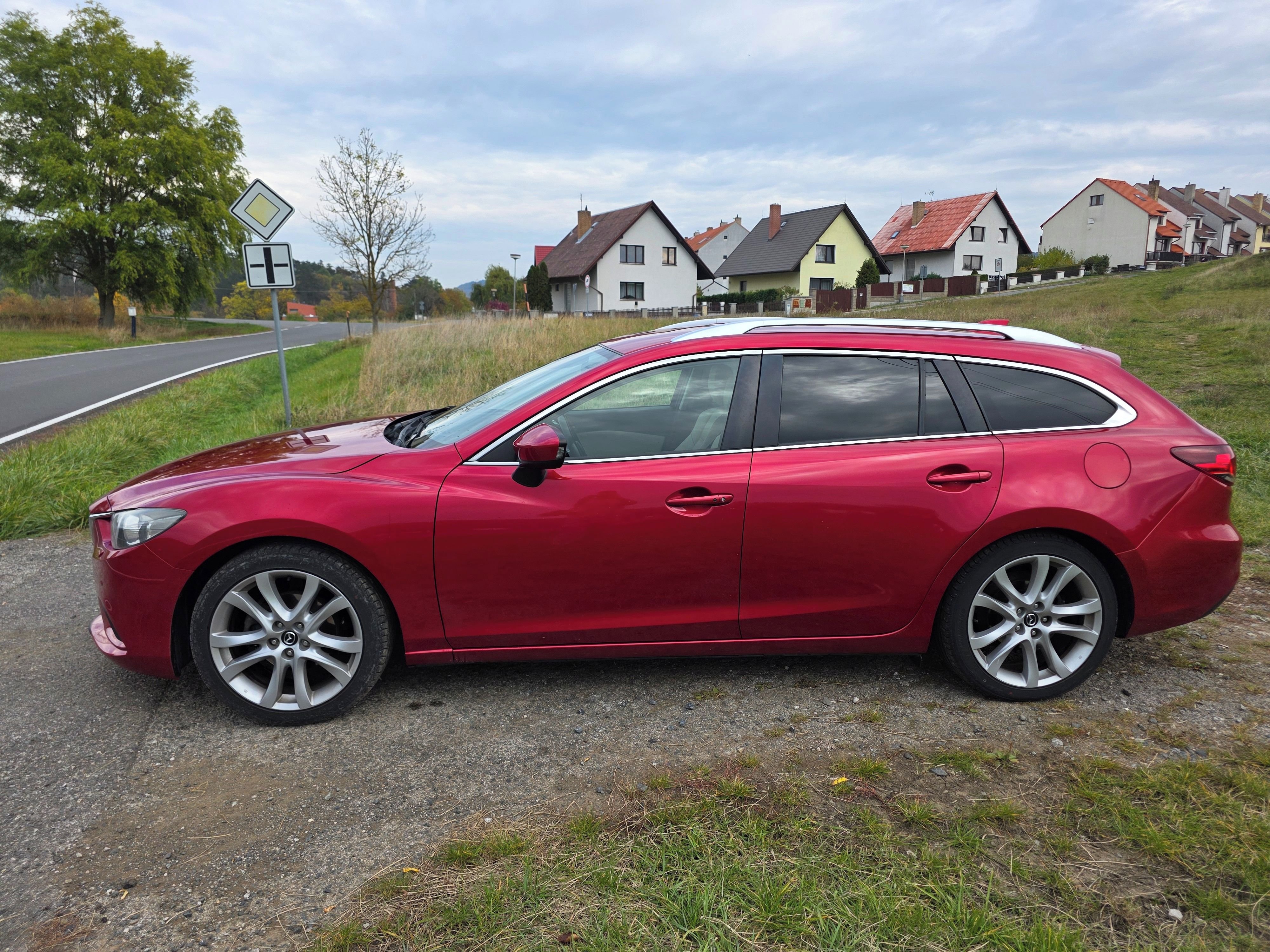 Mazda 6, GJ 2.0 benzín - fotka 2