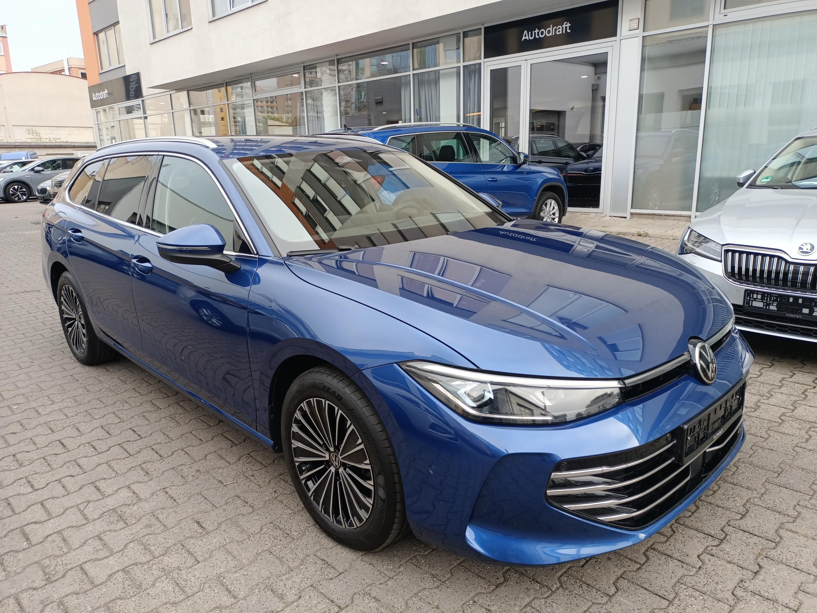 Volkswagen Passat Variant, TDI 110kW DSG Elegance Webasto