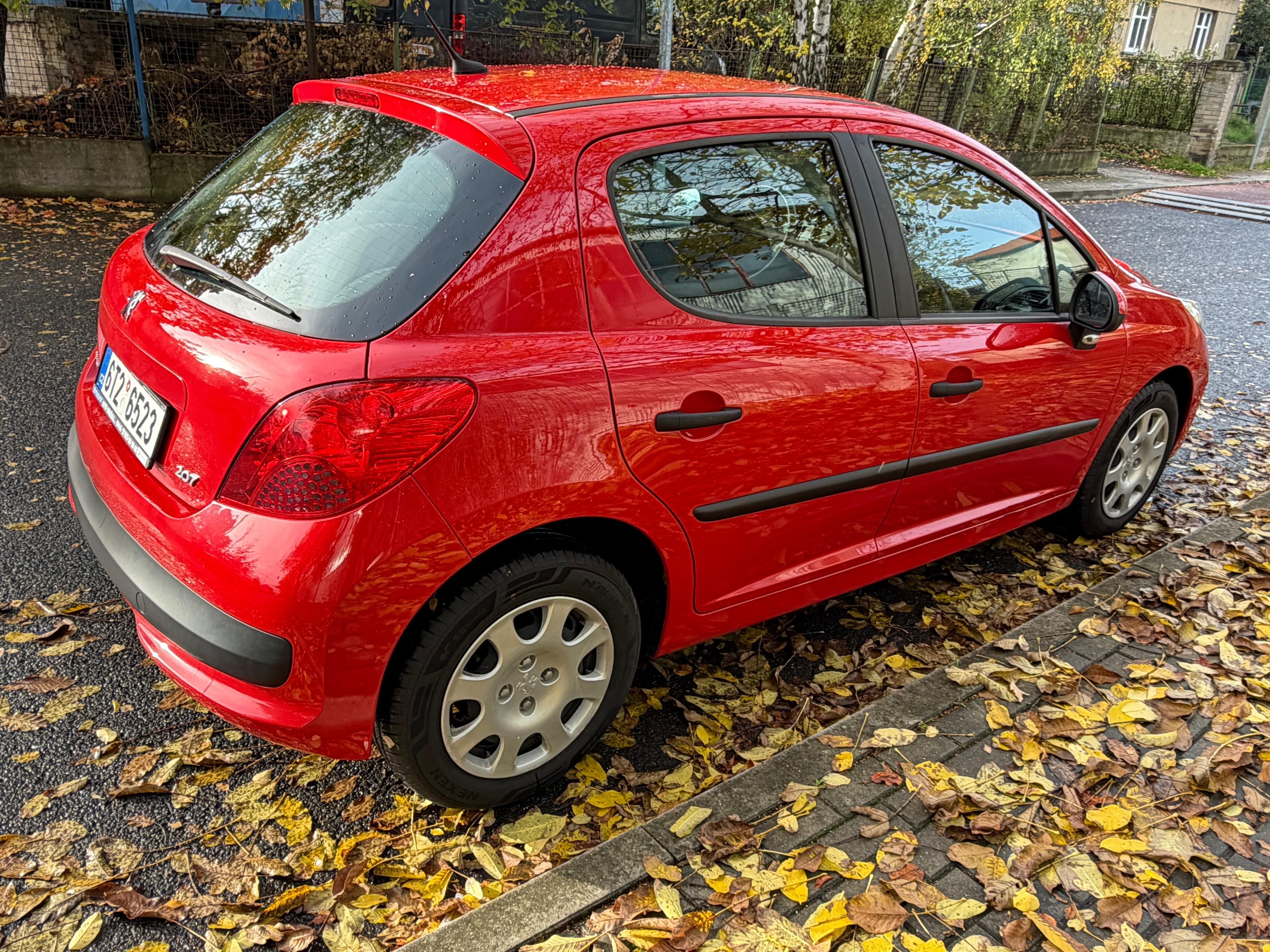 Peugeot 207, Peugeot 207 1.4 pouze 45000 km - fotka 4