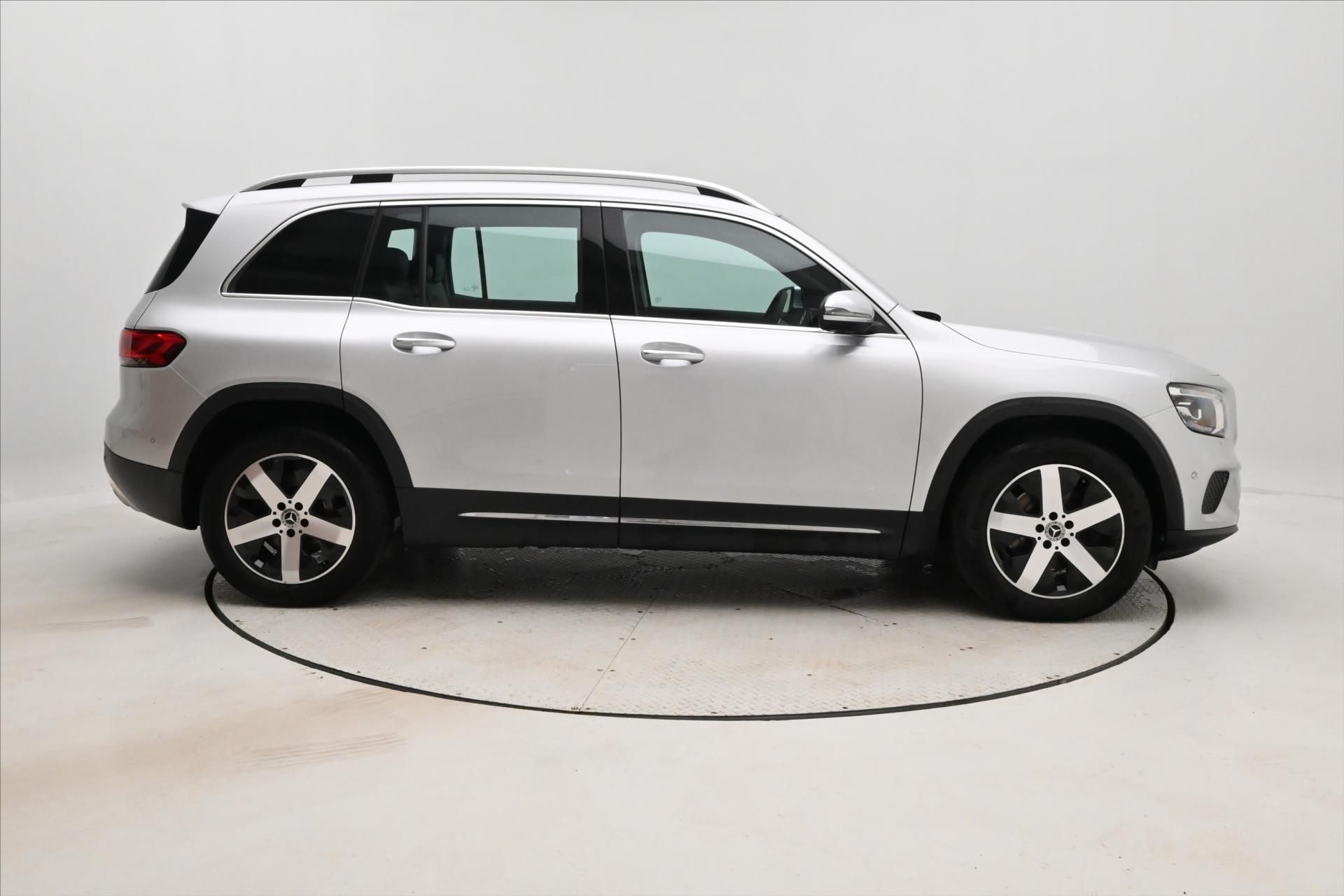 Mercedes-Benz GLB, 2,0 220d 140 kW Progressive Ed - fotka 4