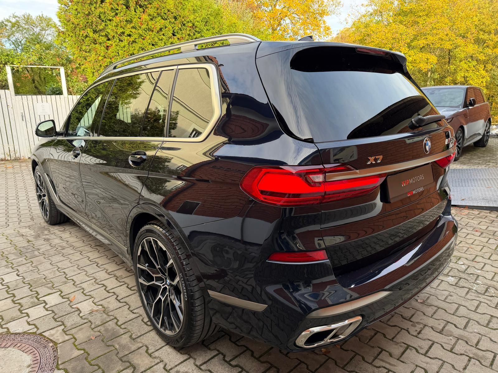 BMW X7, M50xD-R22-PANO-H&K-ČR-TOP STAV - fotka 4