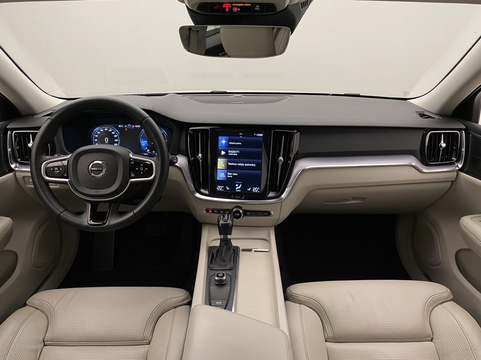 Volvo V60, D4 MOMENTUM AUT - fotka 2