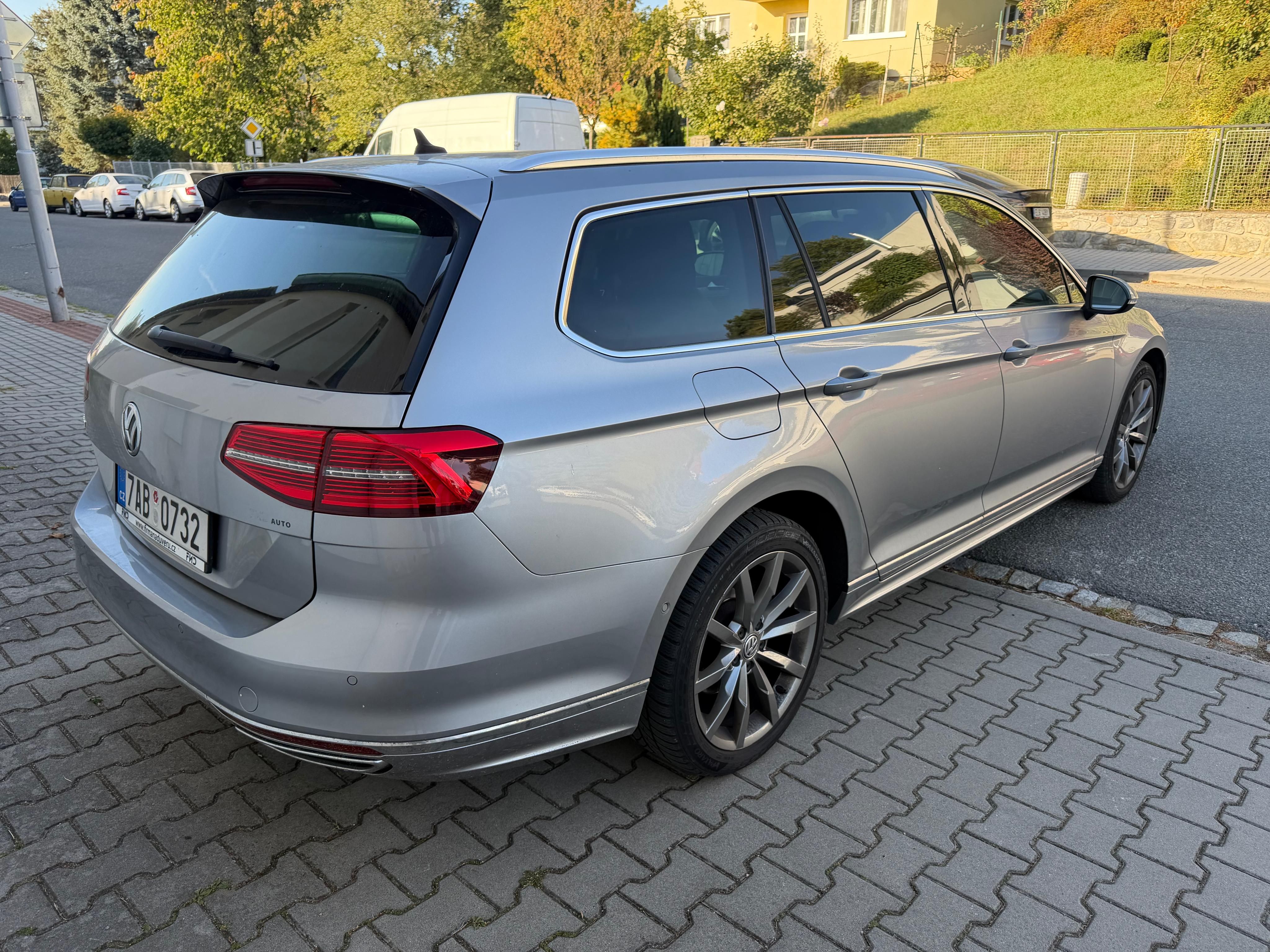 Volkswagen Passat, 2.0tdi,dsg,R-line,alcantara - fotka 4