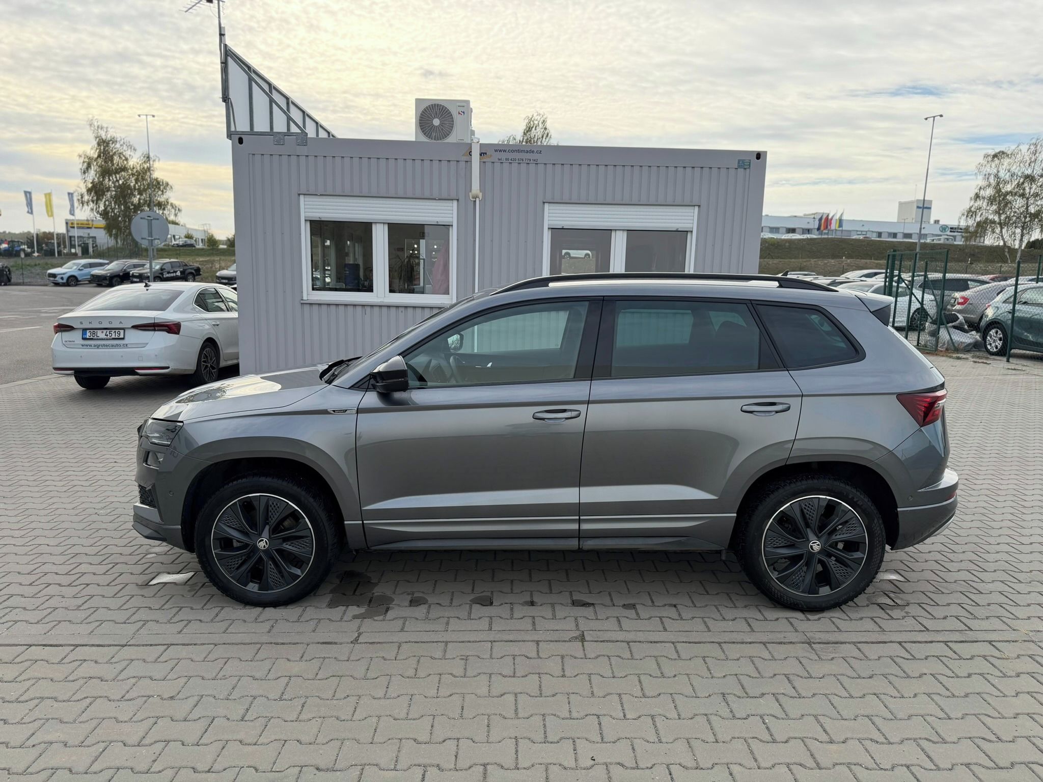 Škoda Karoq, 2.0 TDI 110 kW Sportline 4x4 D - fotka 4