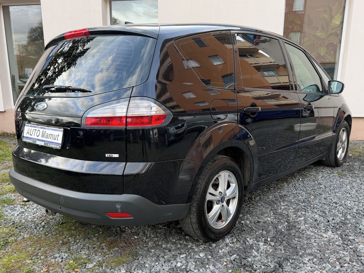 Ford S-MAX, 2.0 TDCI 96kW automat - fotka 3