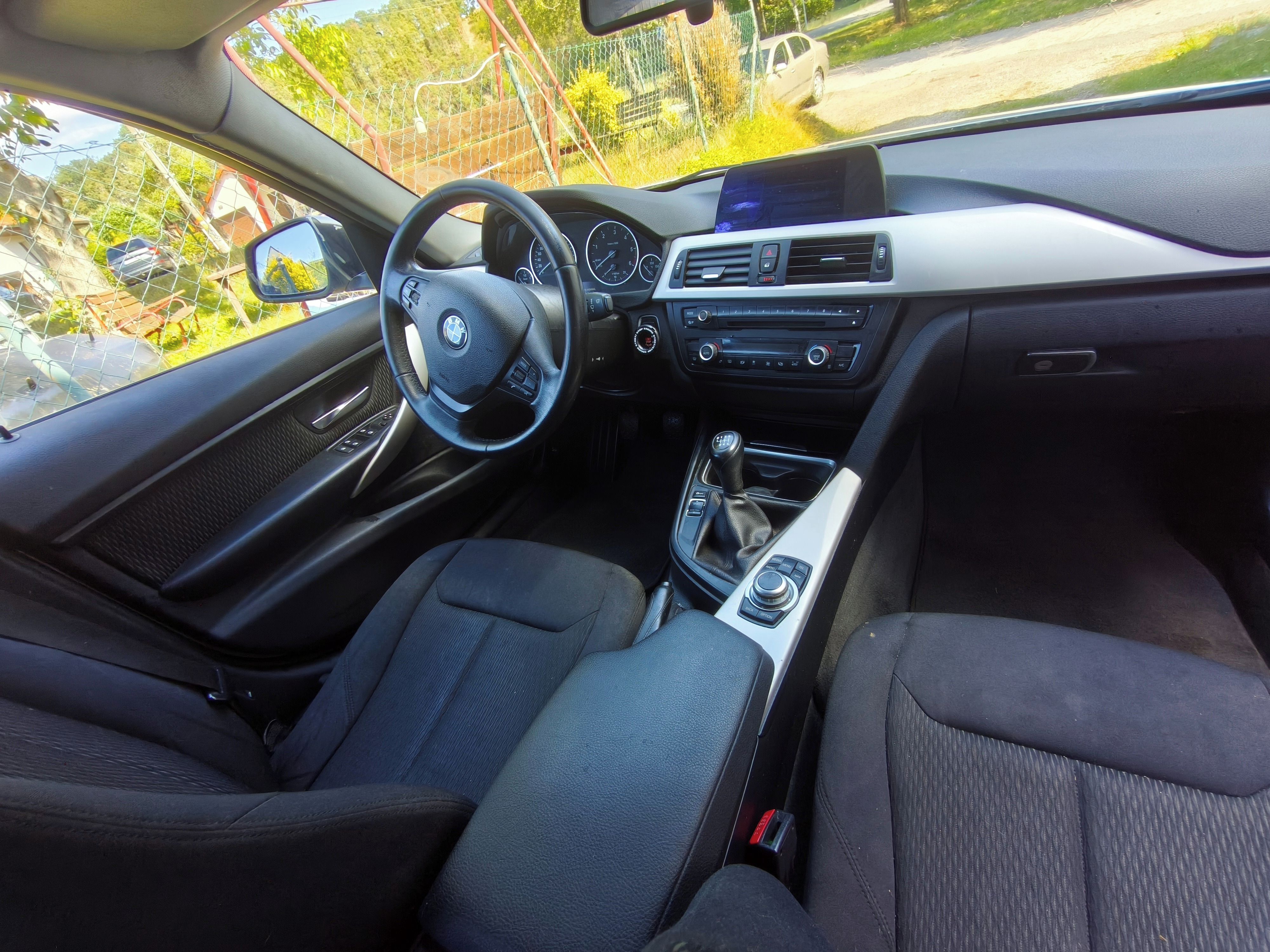 BMW Řada 3, BMW 318d xDrive F31 | 2014 - fotka 2