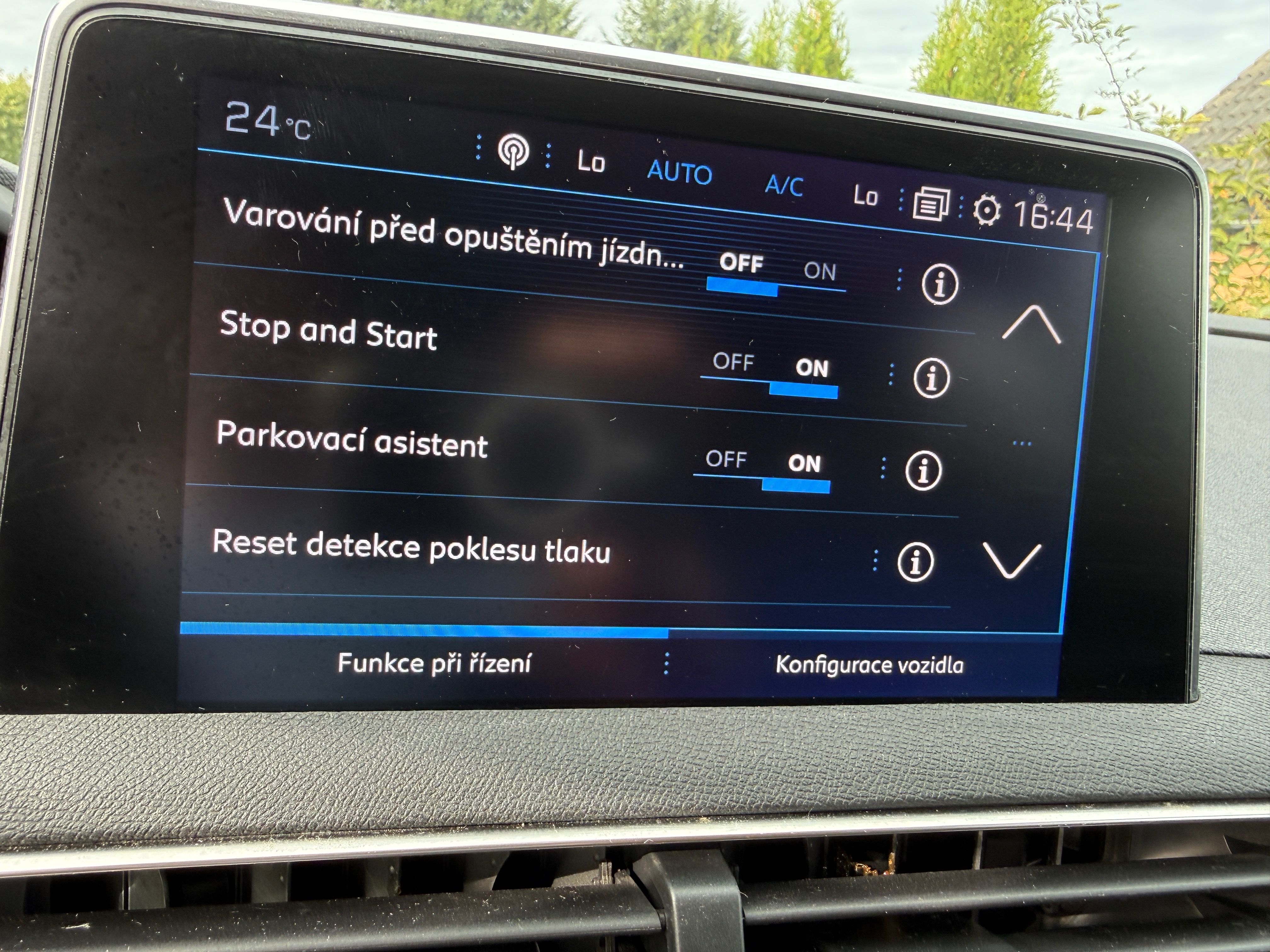 Peugeot 3008, 1.2 PureTec, Allure, kamera - fotka 6