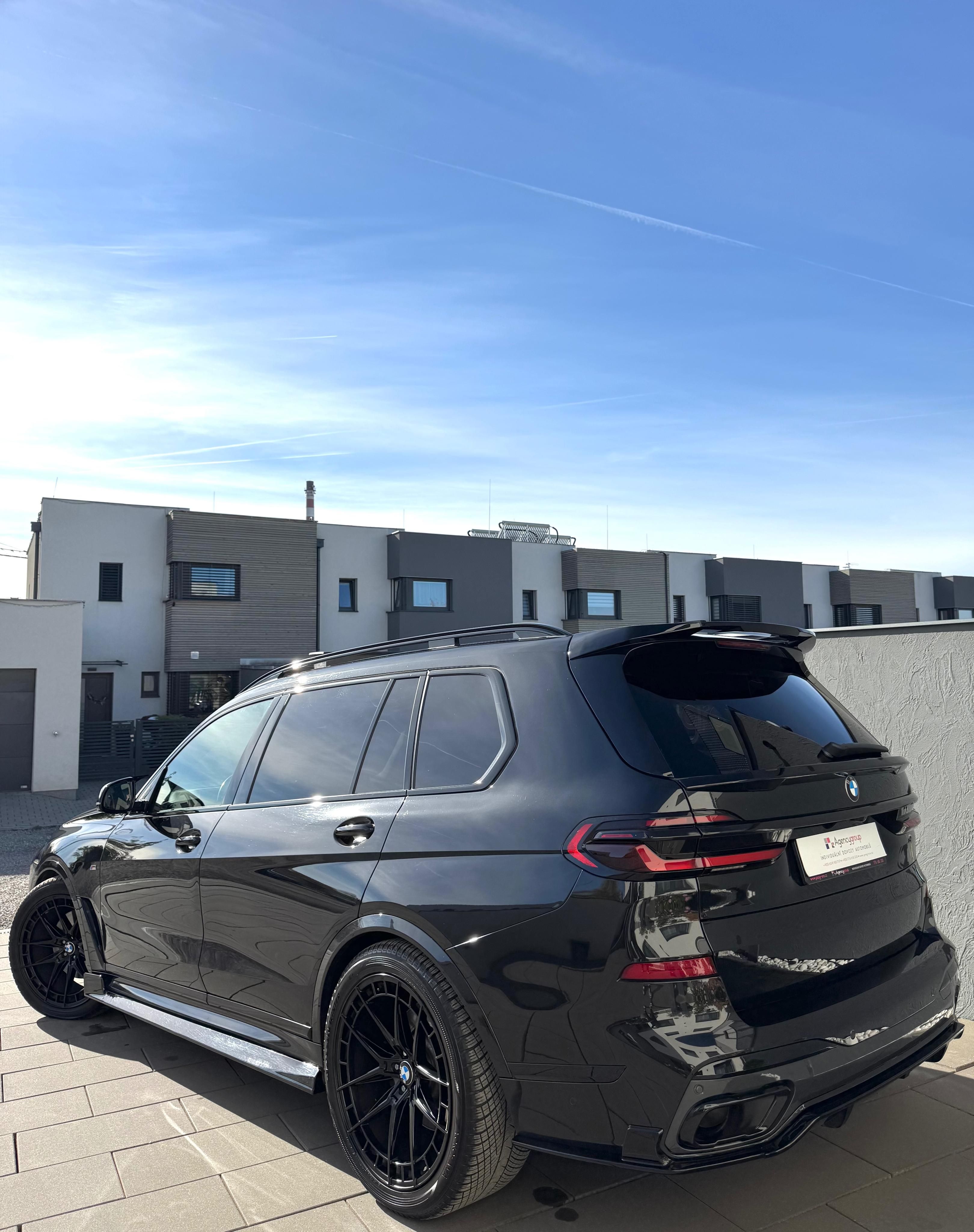 BMW X7, 40d PARADIG 1.MAJ. DPH MASÁŽ - fotka 4