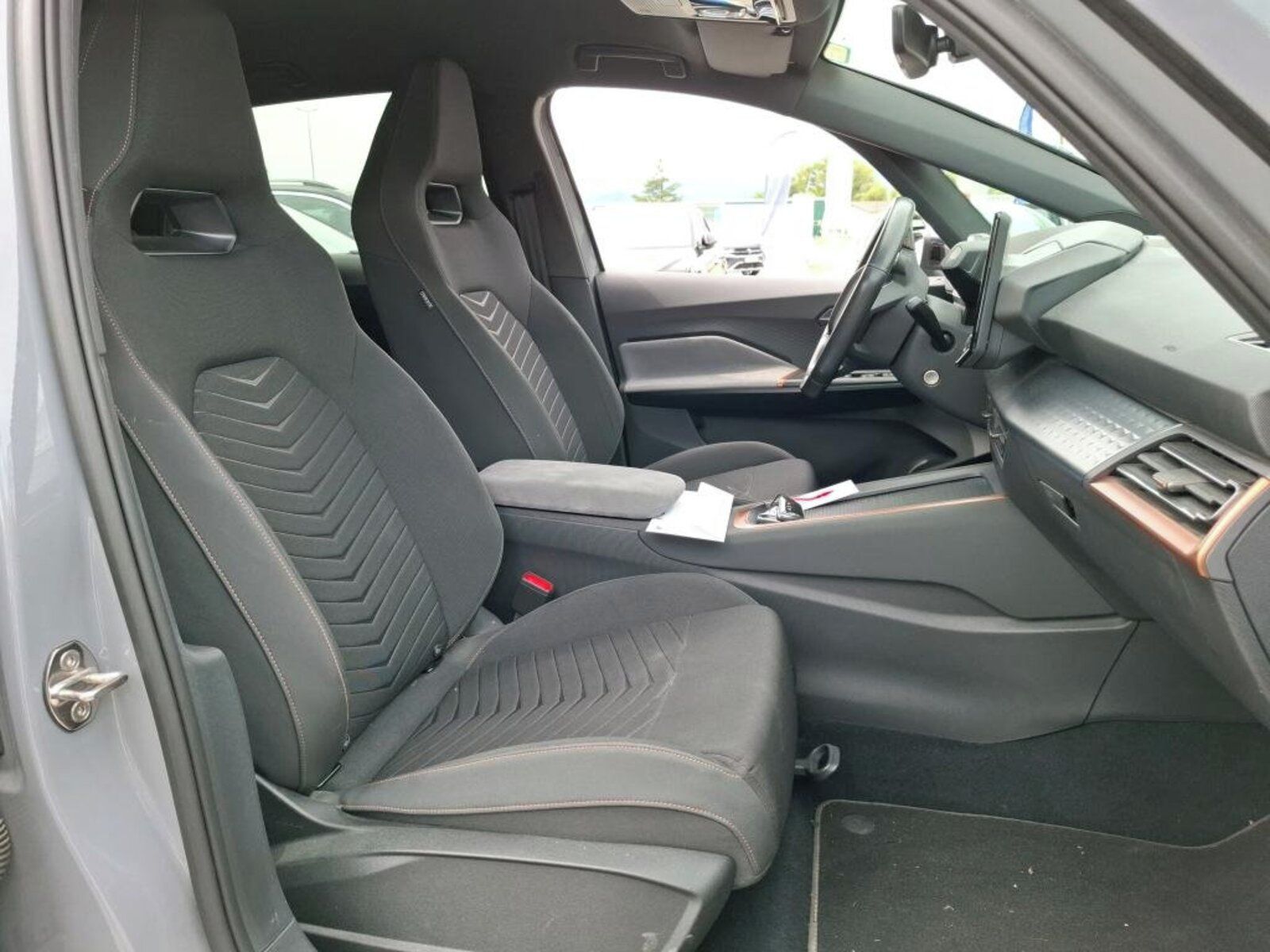 Cupra Born, 77 e-boost, Automat, Navi - fotka 3