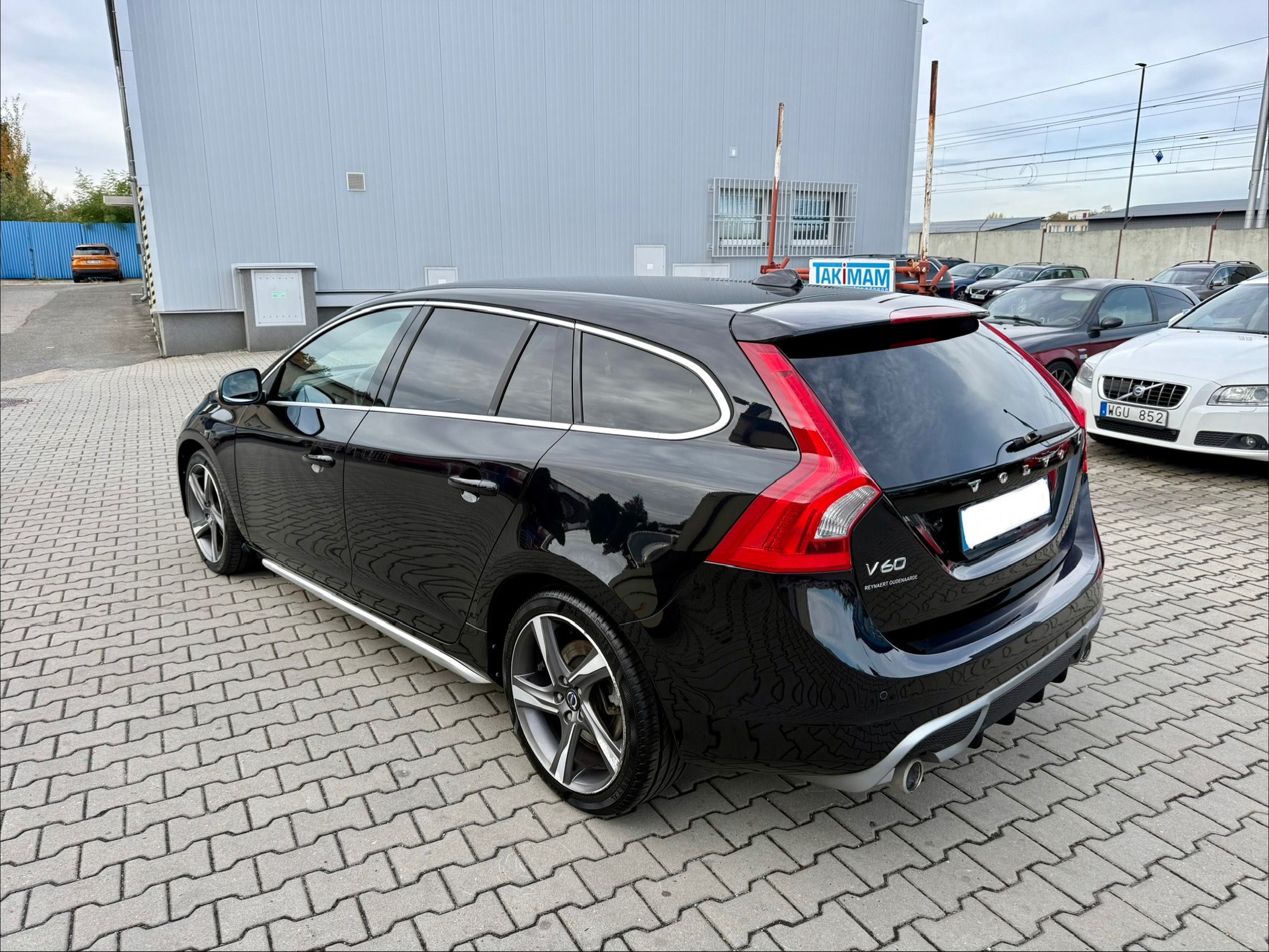 Volvo V60, 2.0 D4 R-Design 5. valec, DPH - fotka 6